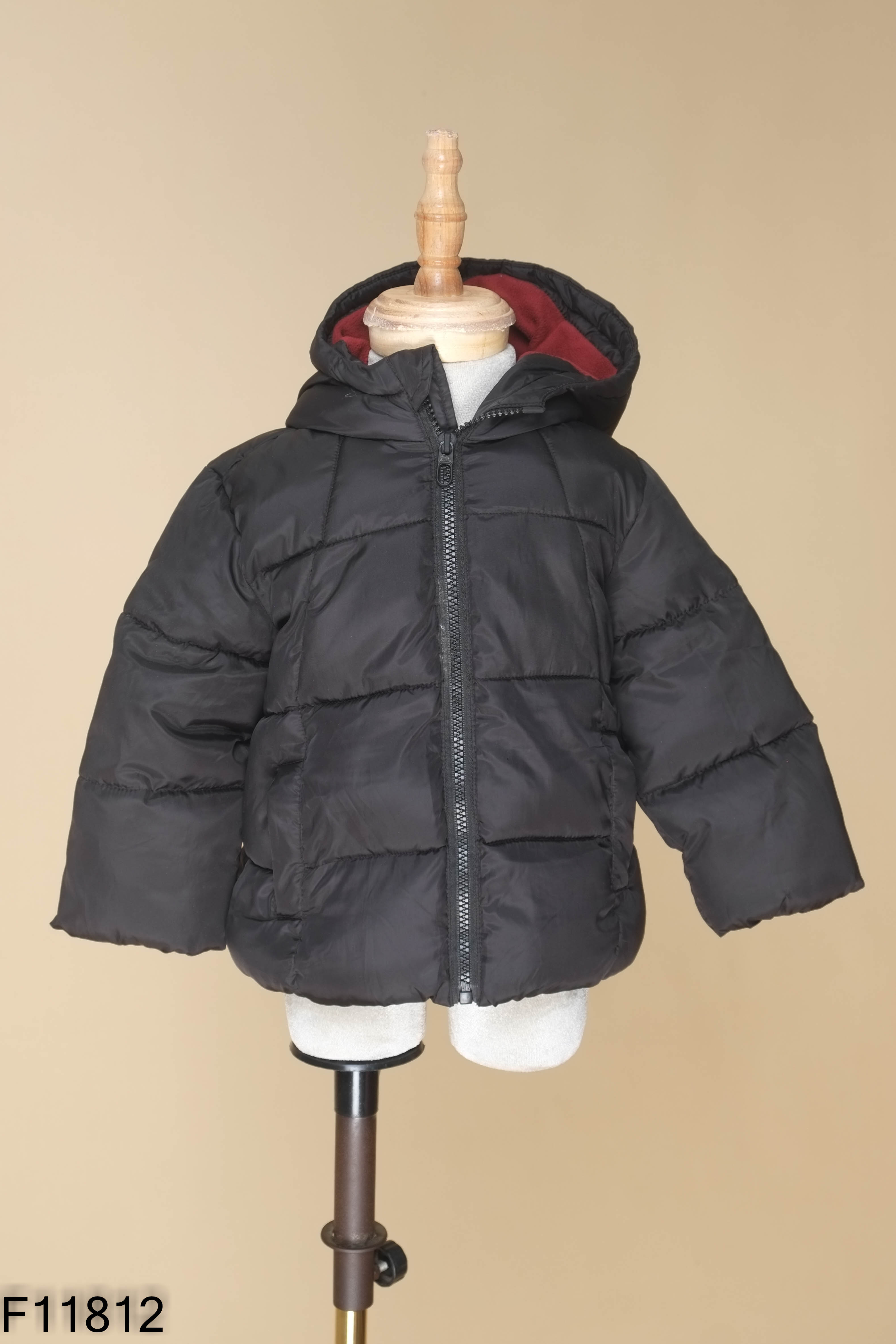 Áo khoác trần bông ZARA đen KIDS