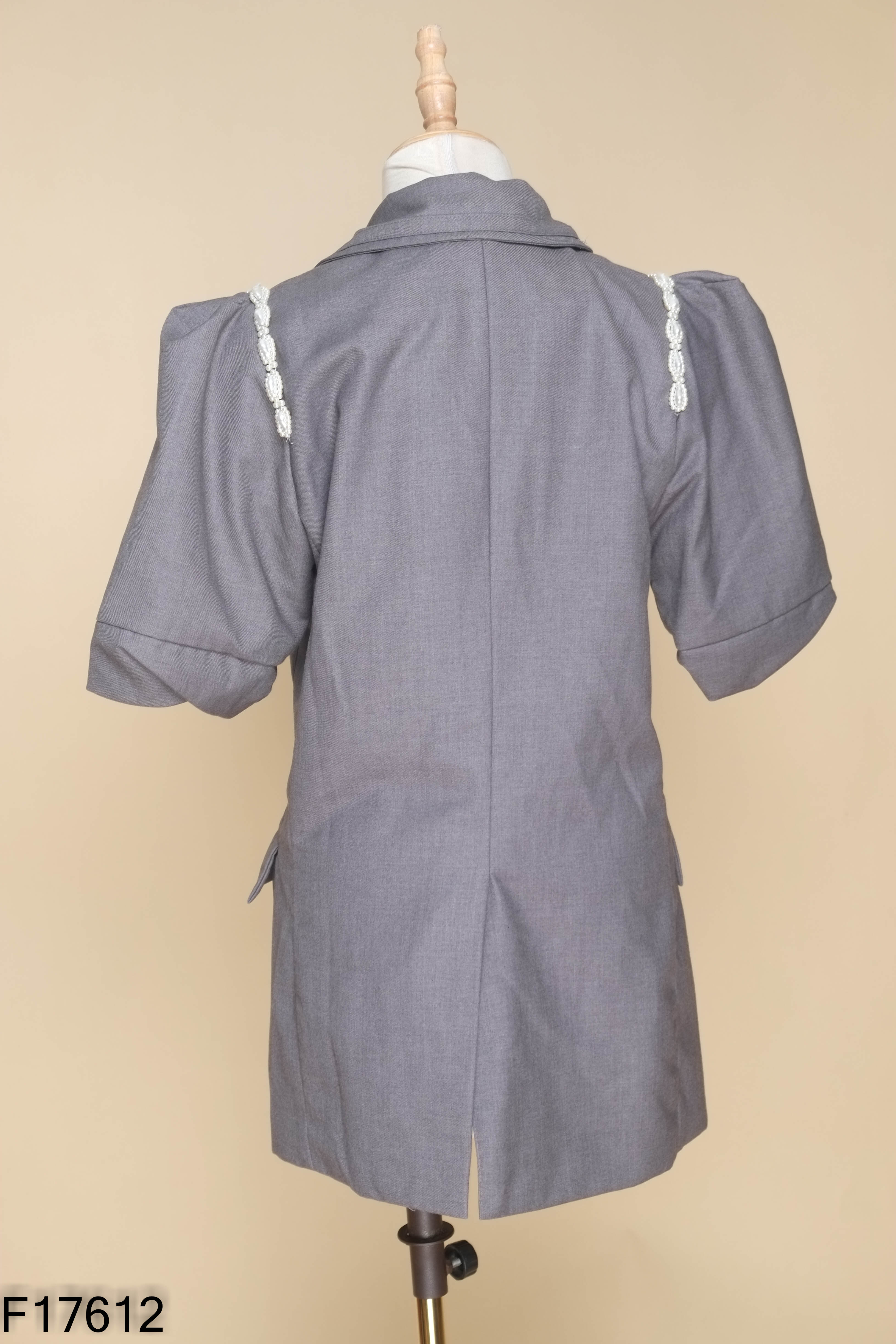 NEWTAG Áo xám dáng blazer đính ngọc