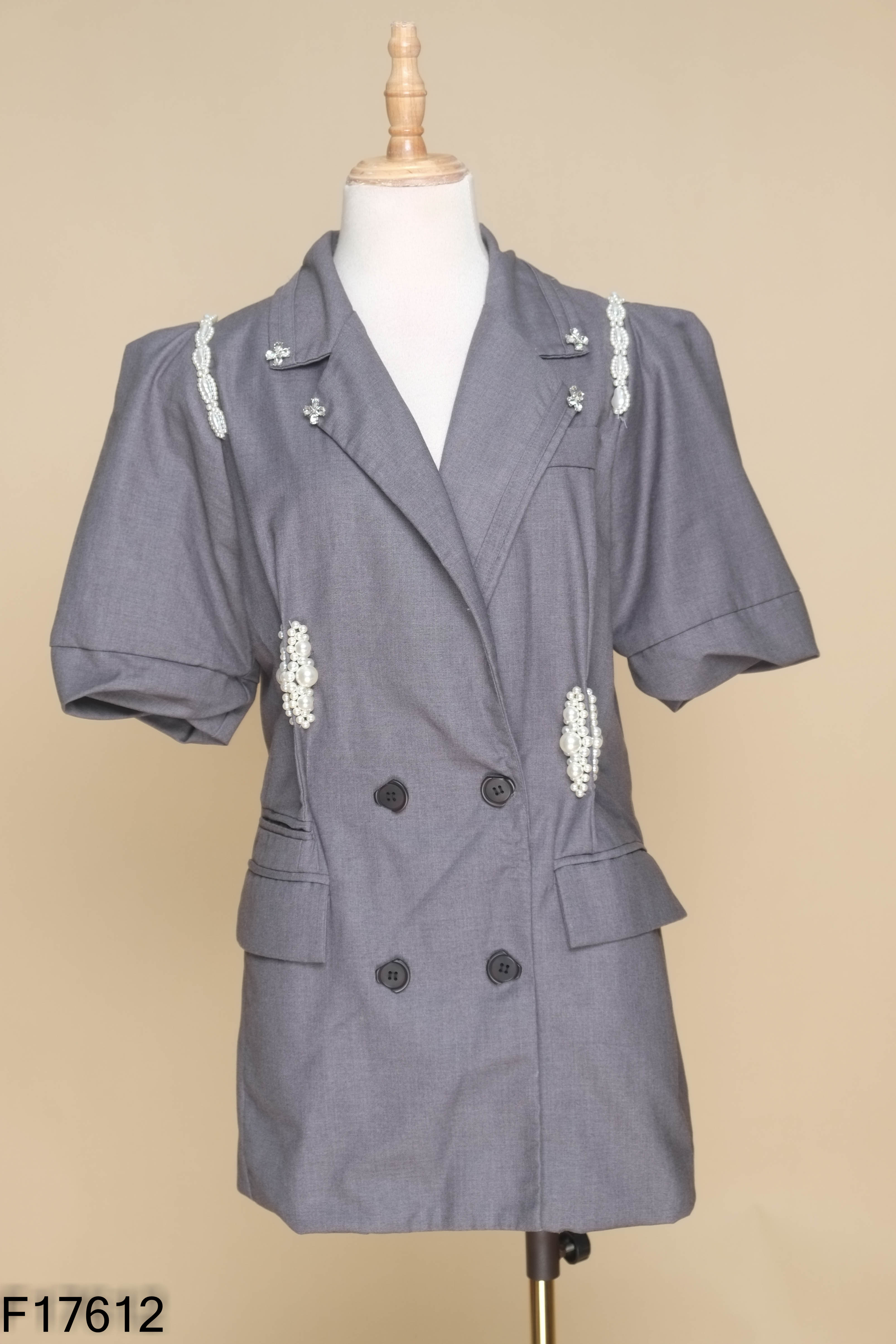 NEWTAG Áo xám dáng blazer đính ngọc