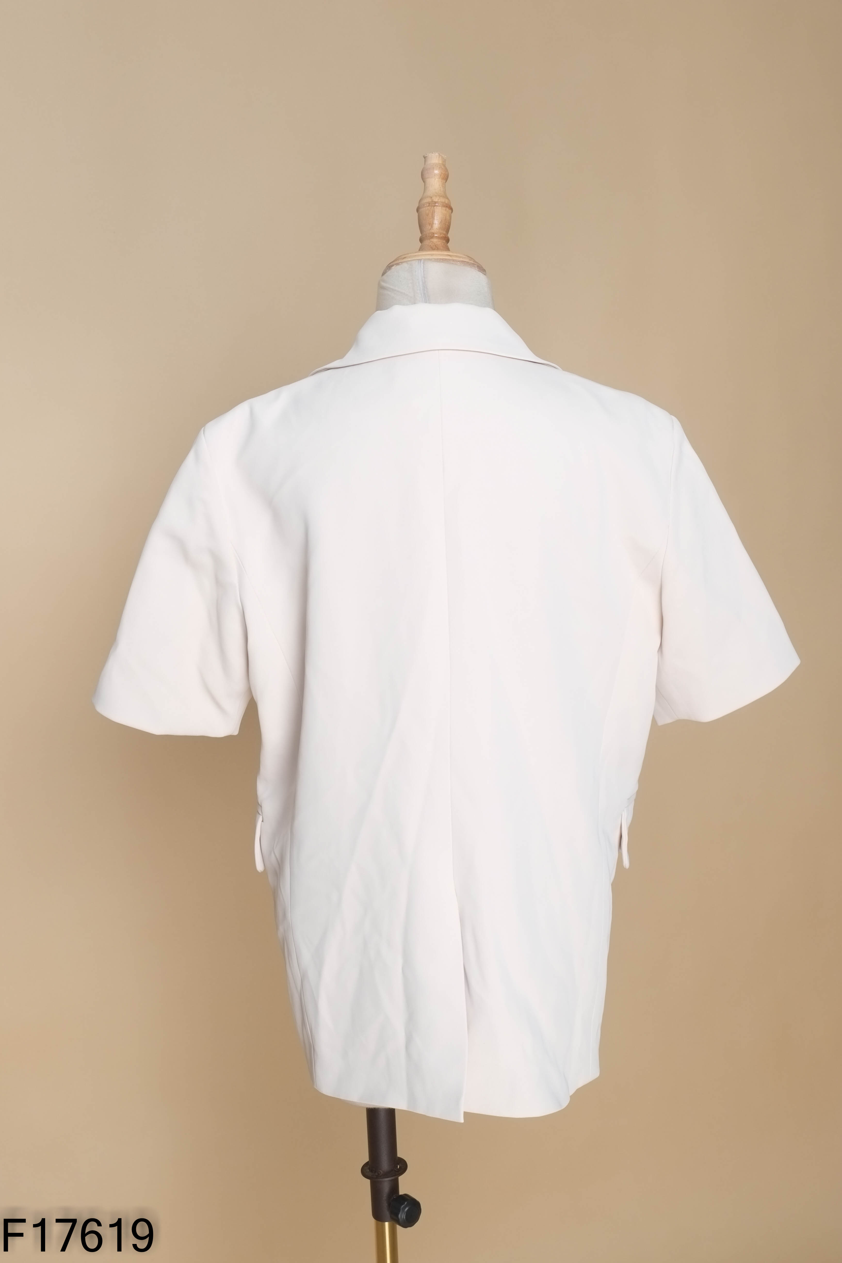 Áo blazer be ngắn tay