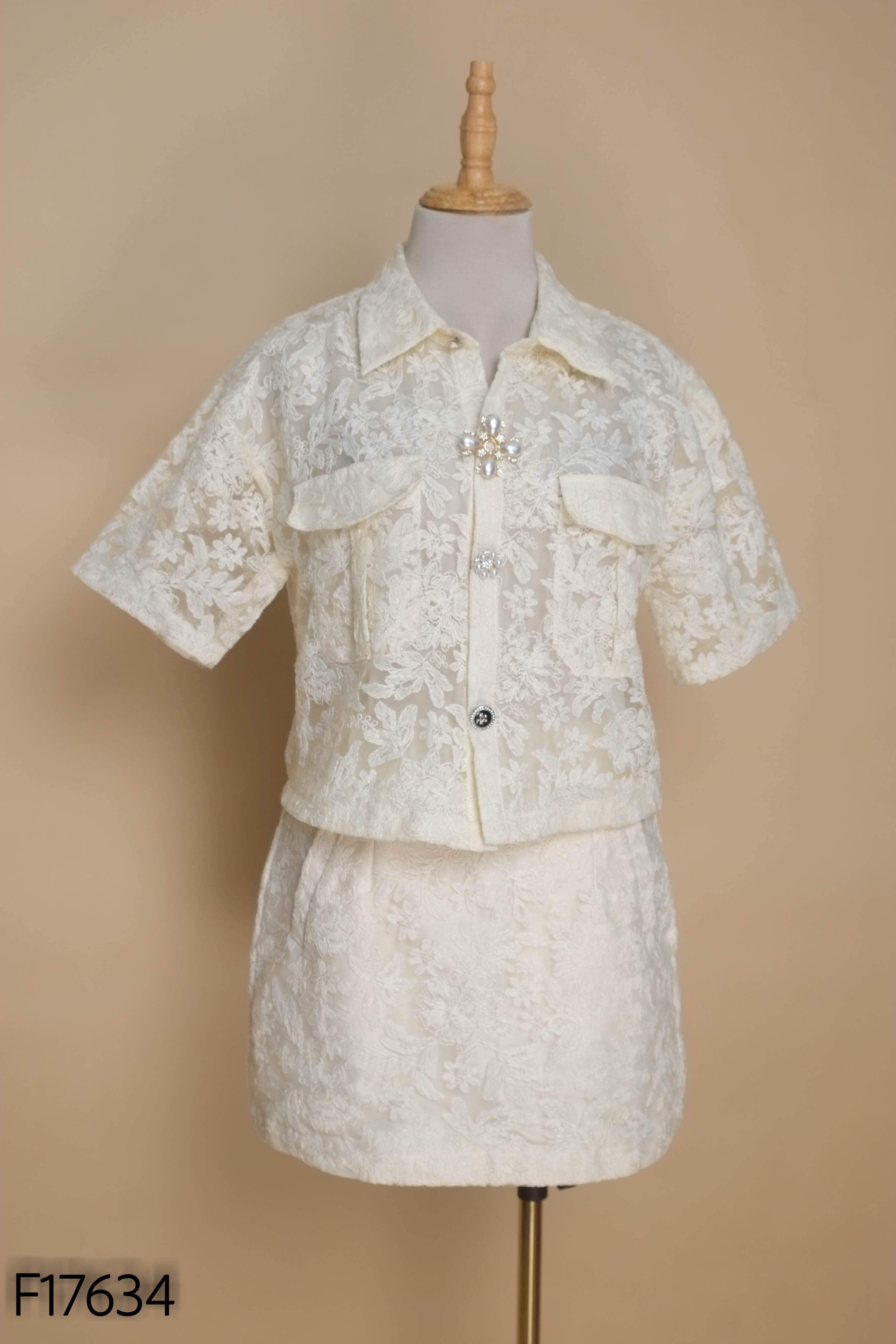 Set Áo ren be cúc ngọc + chân váy