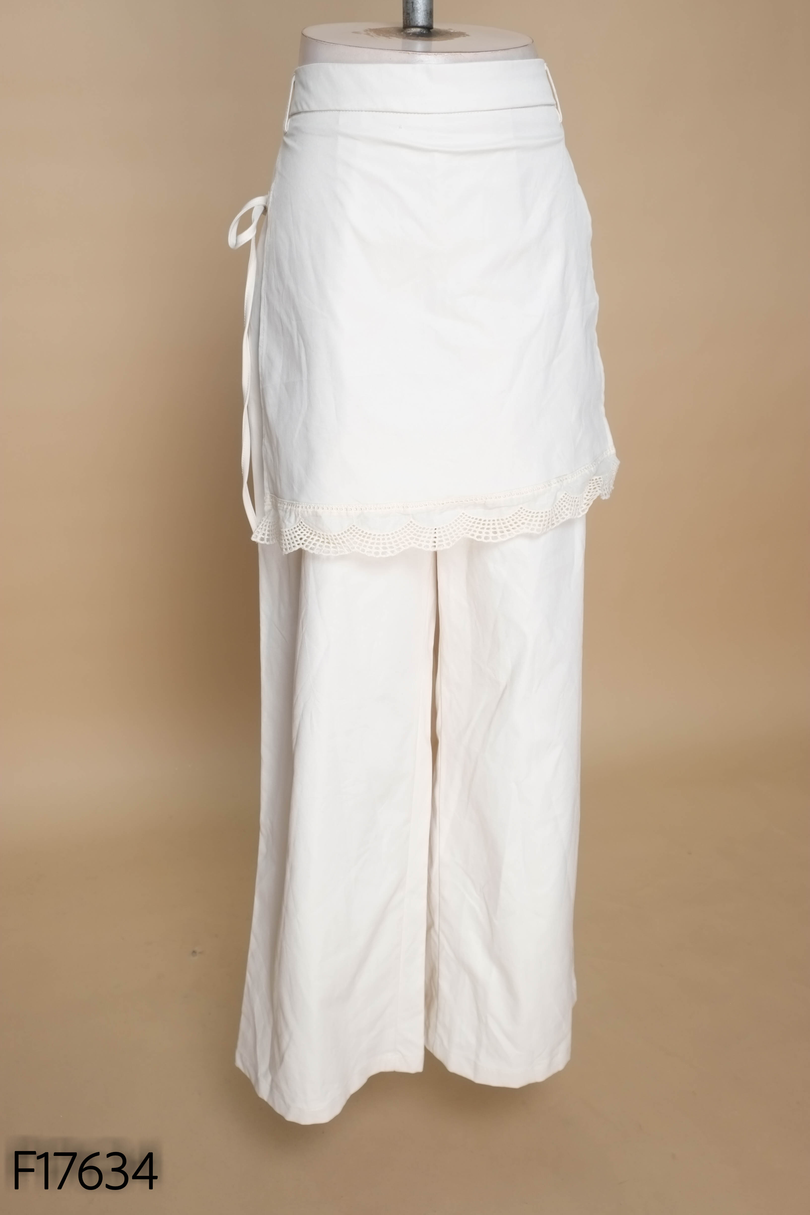 Quần kaki be phối vạt