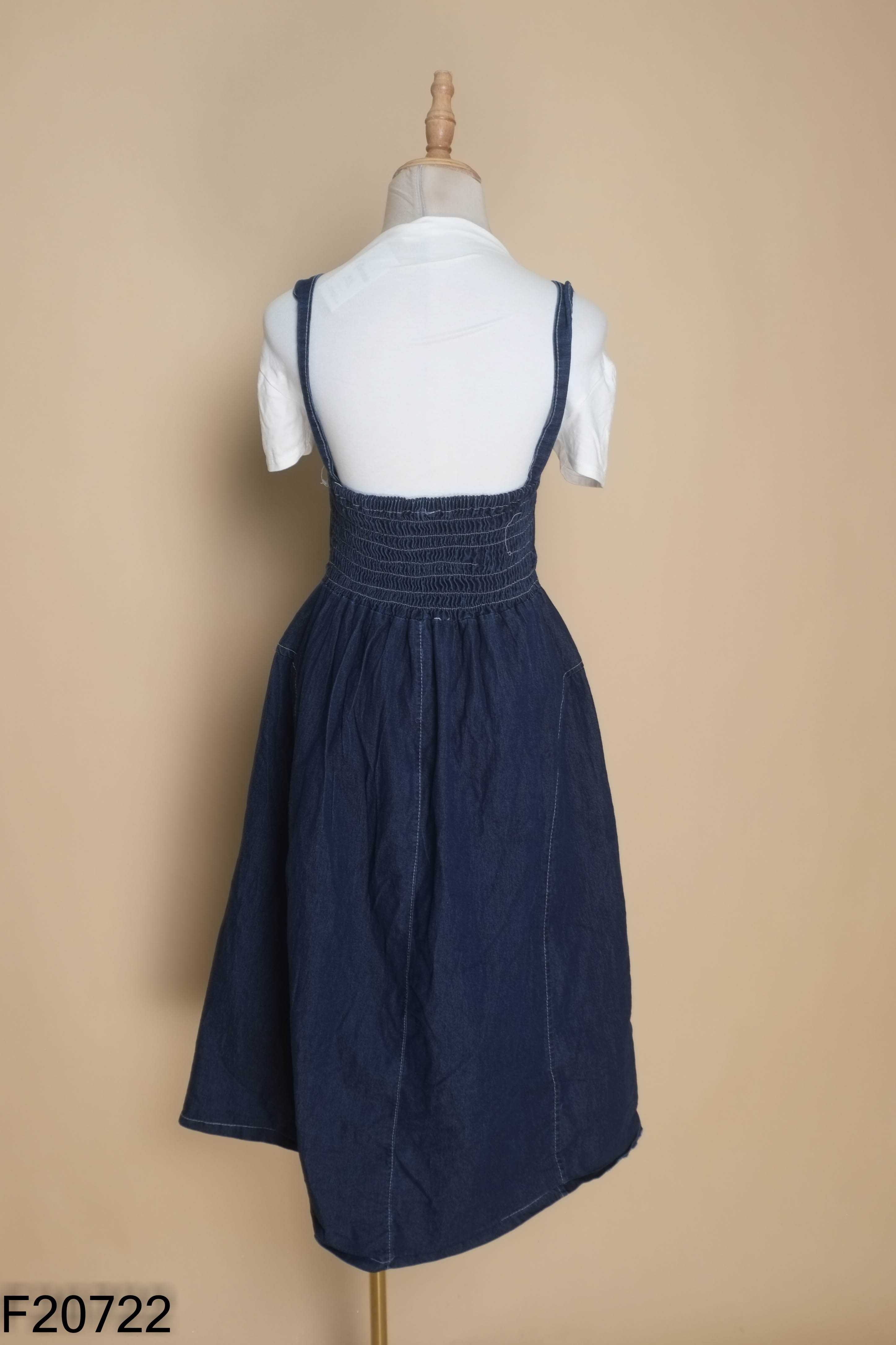 SET Váy jeans xanh đậm + áo trắng