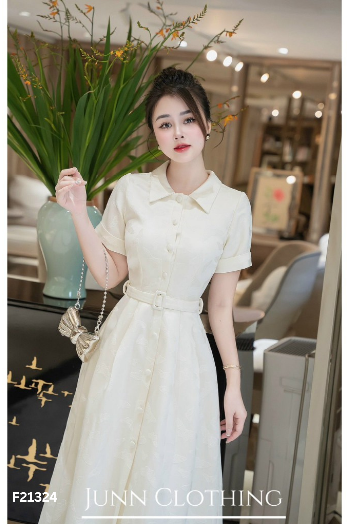 Váy JUNN CLOTHING trắng be phối khuy