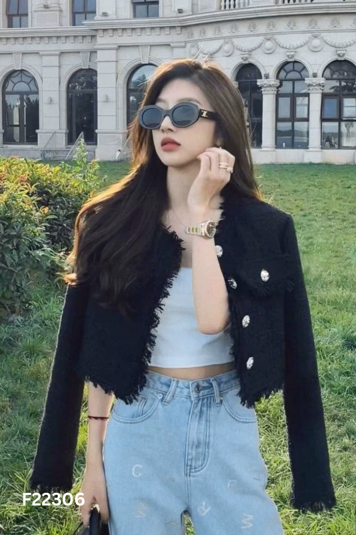 Áo khoác dạ đen cúc bạc