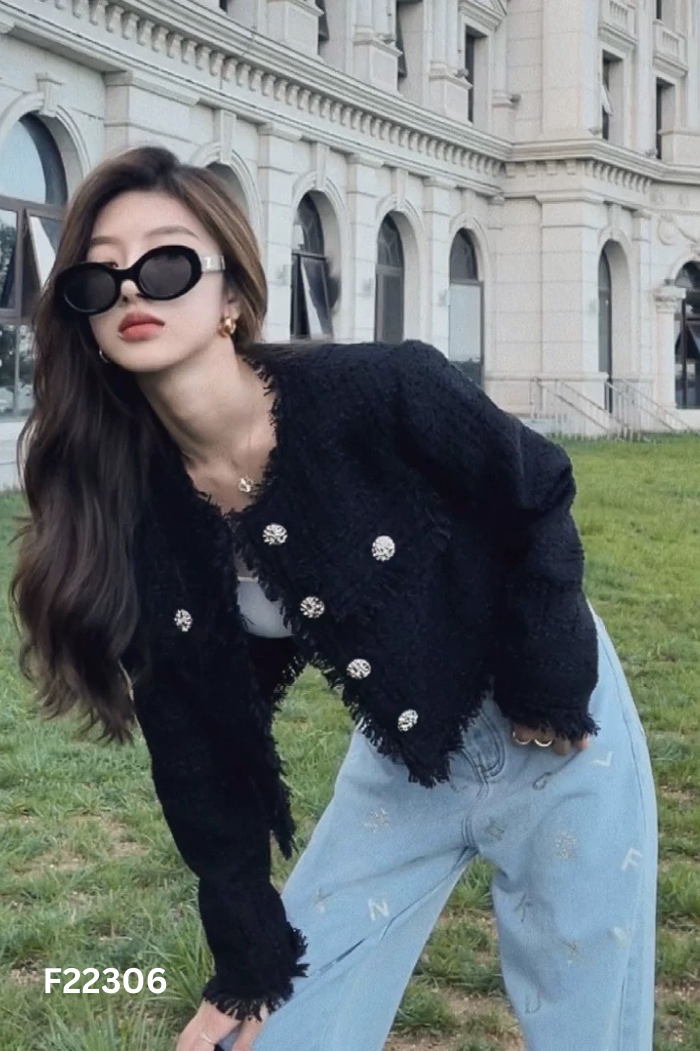 Áo khoác dạ đen cúc bạc