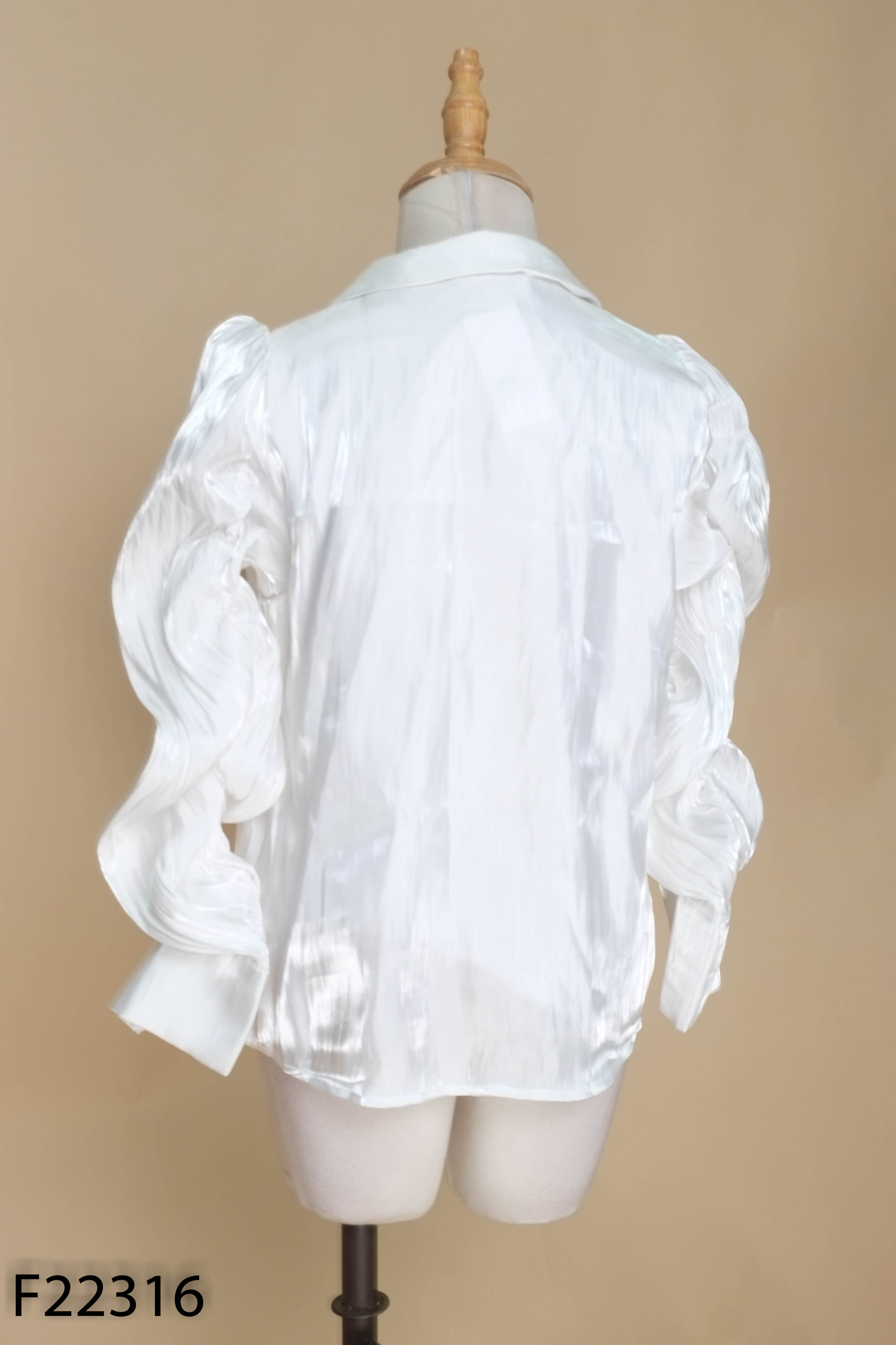 Áo organza I-QUEEN trắng tay chun