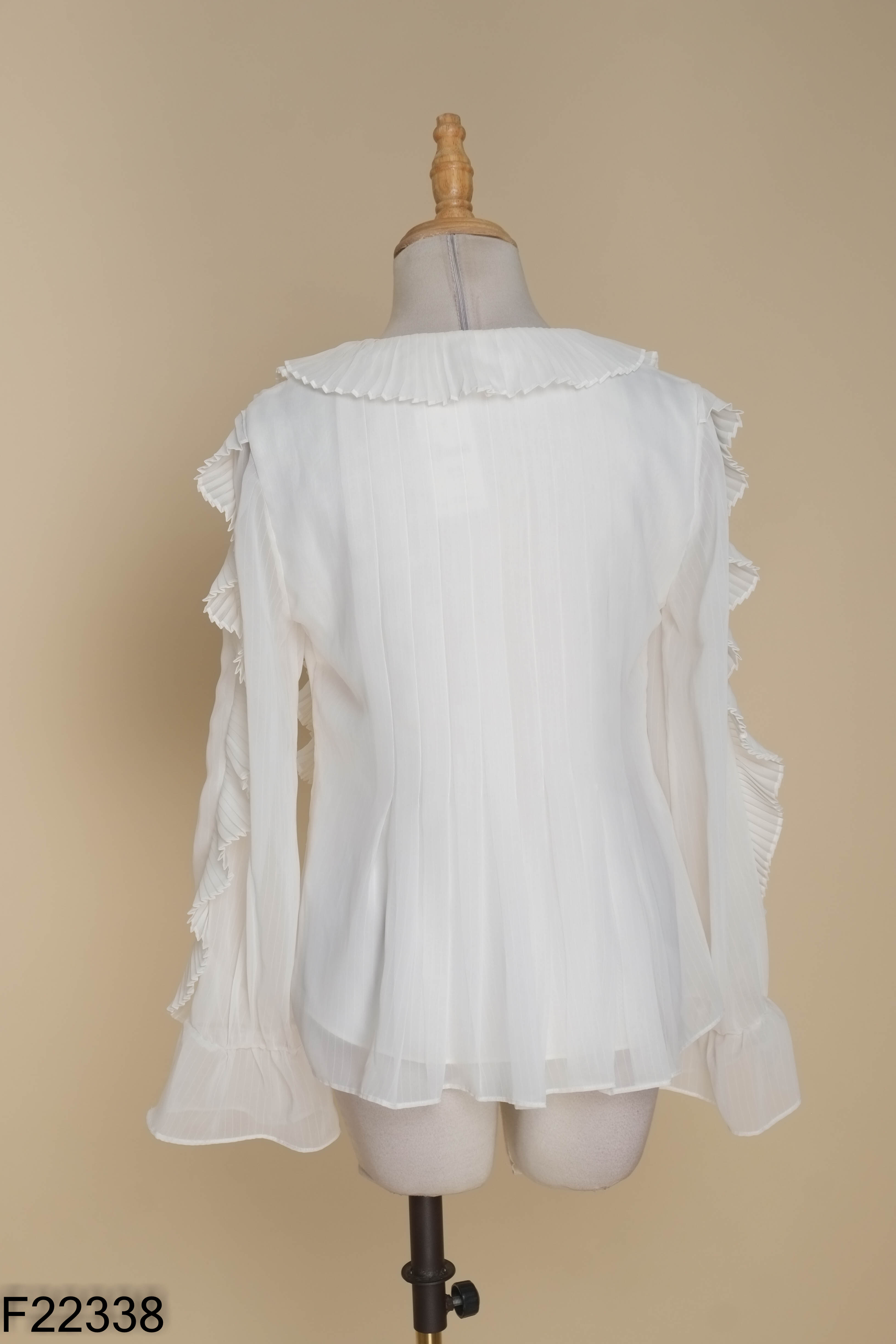Áo sơ mi VERO MODA trắng kem cổ bèo