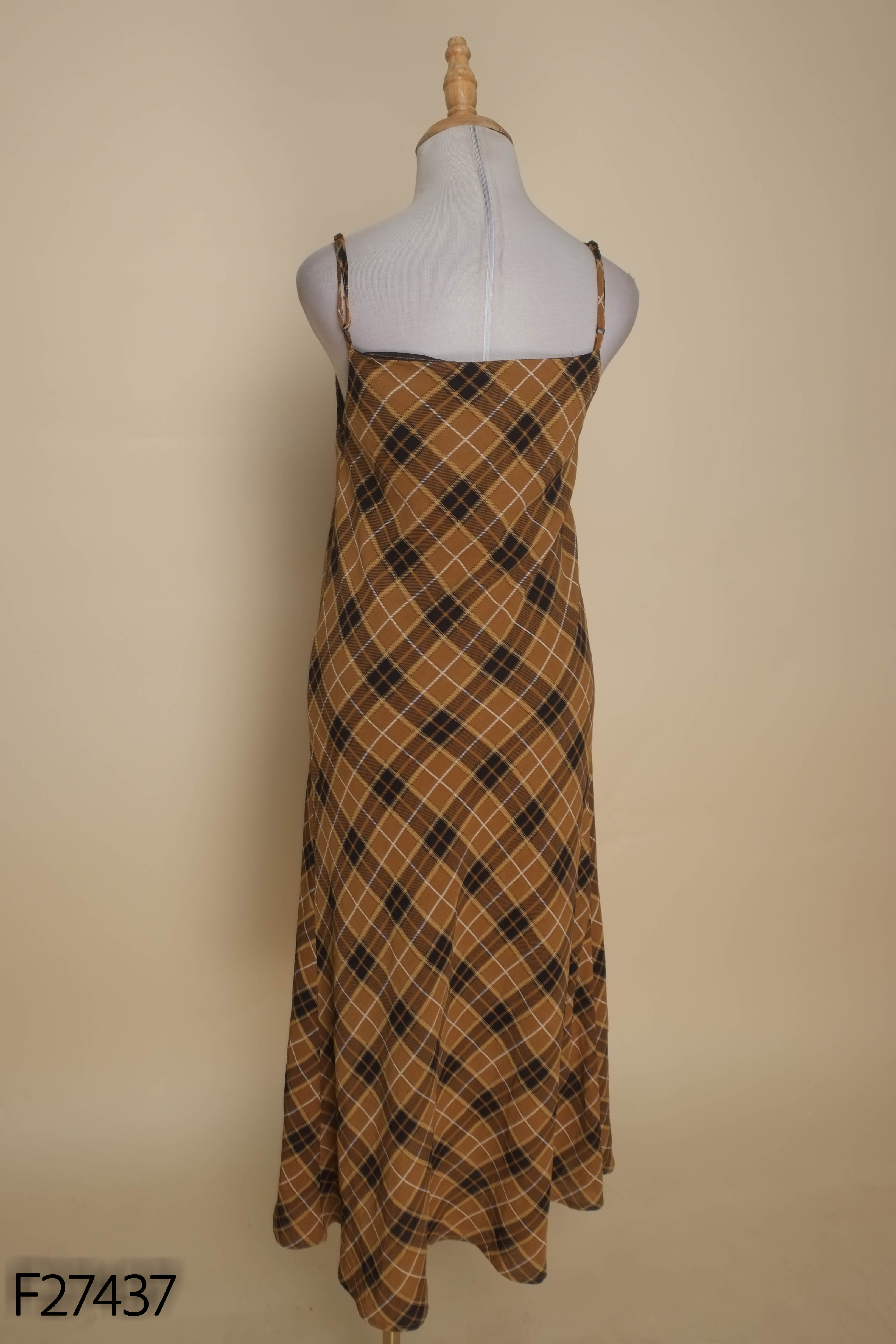 Váy dây nâu kẻ FITTING ROOM