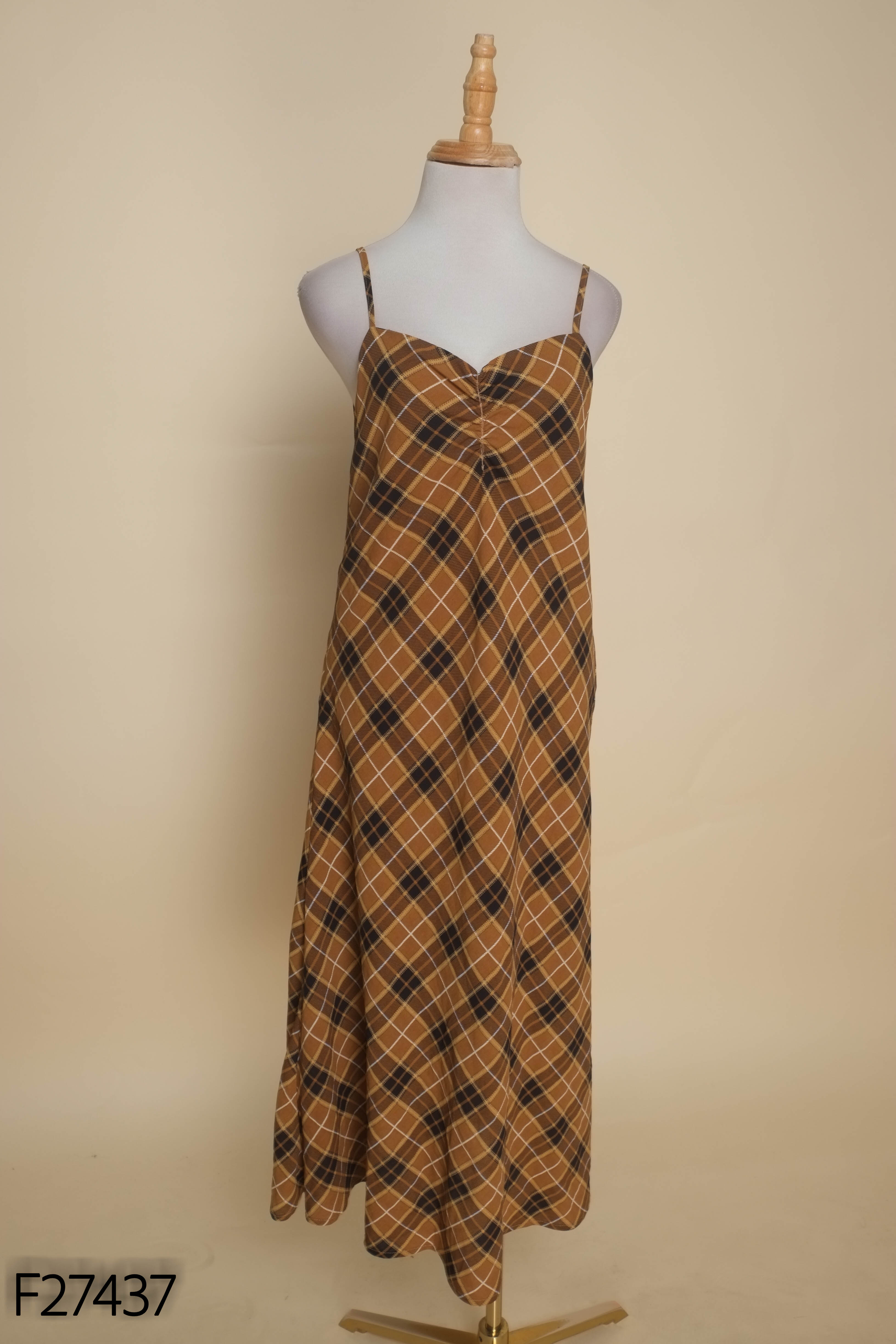 Váy dây nâu kẻ FITTING ROOM