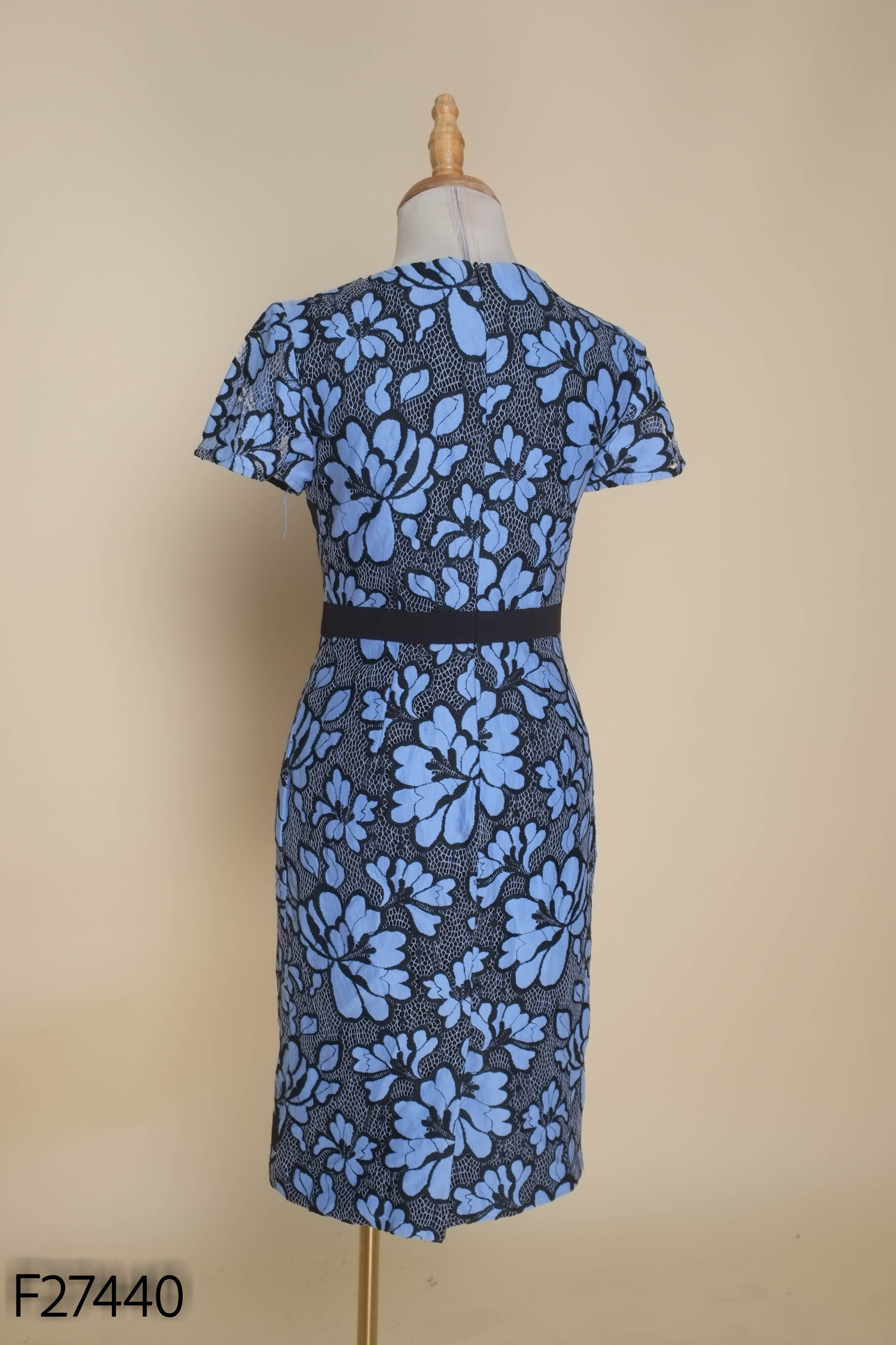 Váy đen IVY MODA hoa xanh