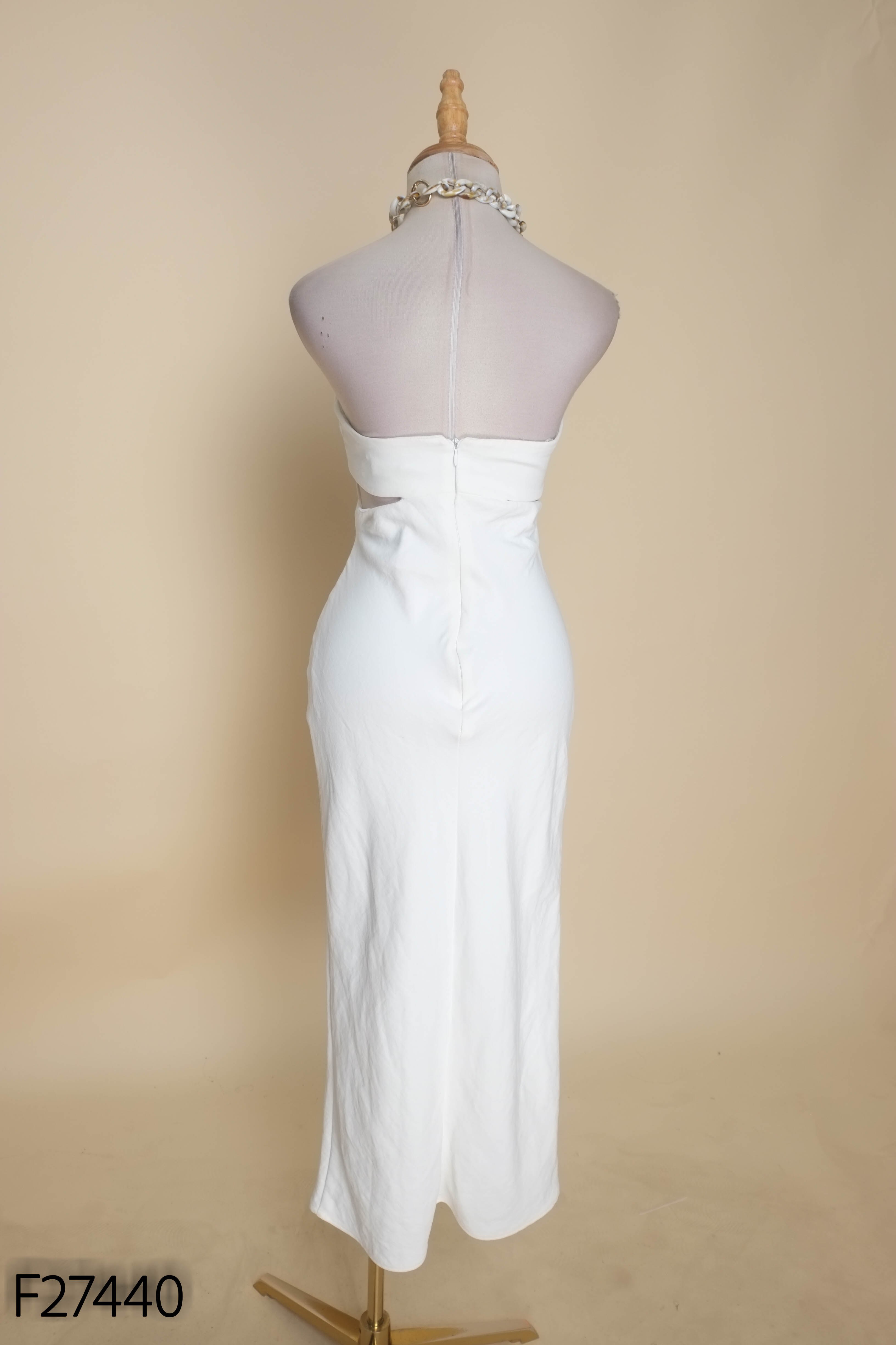 Váy trắng ZARA mix dây xích