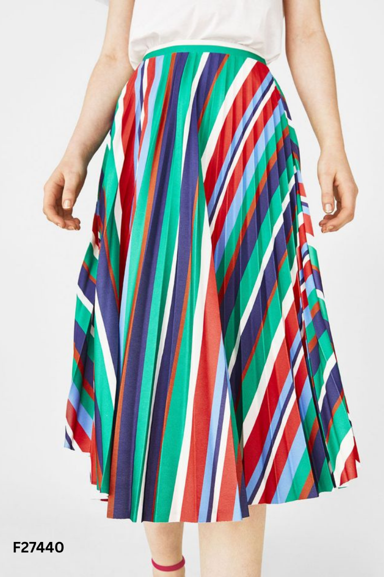 Chân váy xanh BERSHKA mix màu