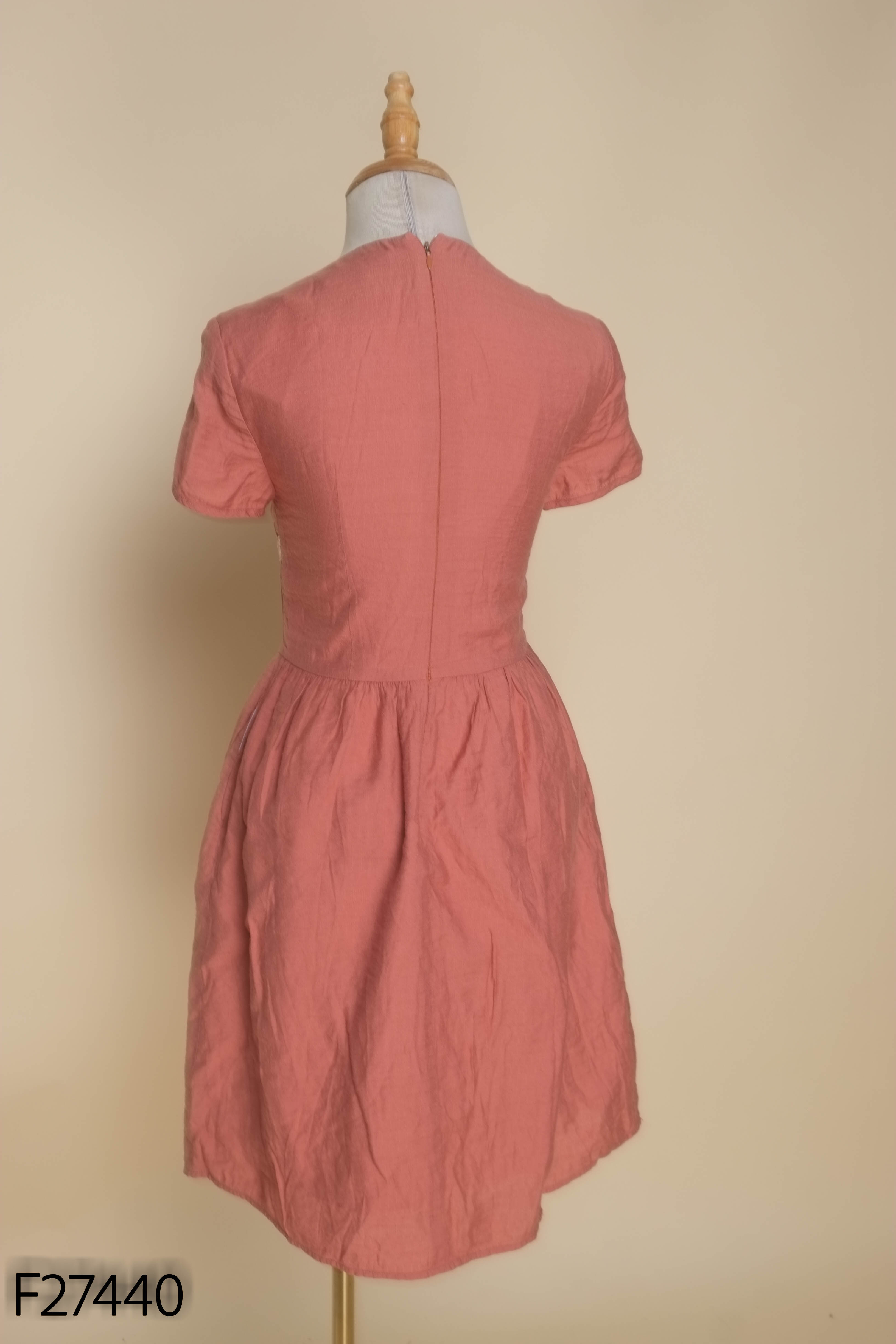 Váy hồng ADORE DRESS họa tiết thêu hoa