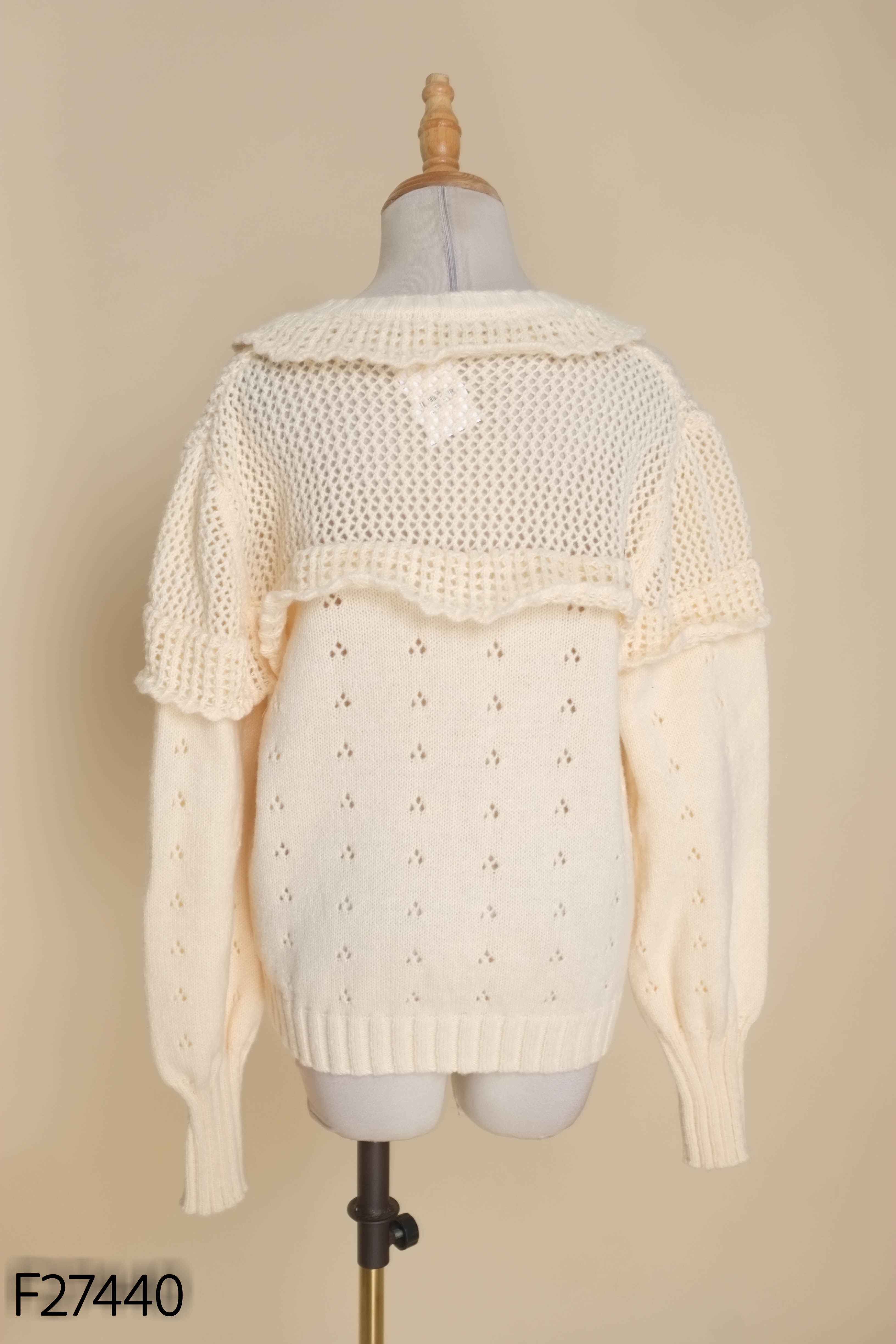 Áo len cardigan hồng cam phối cúc ngọc
