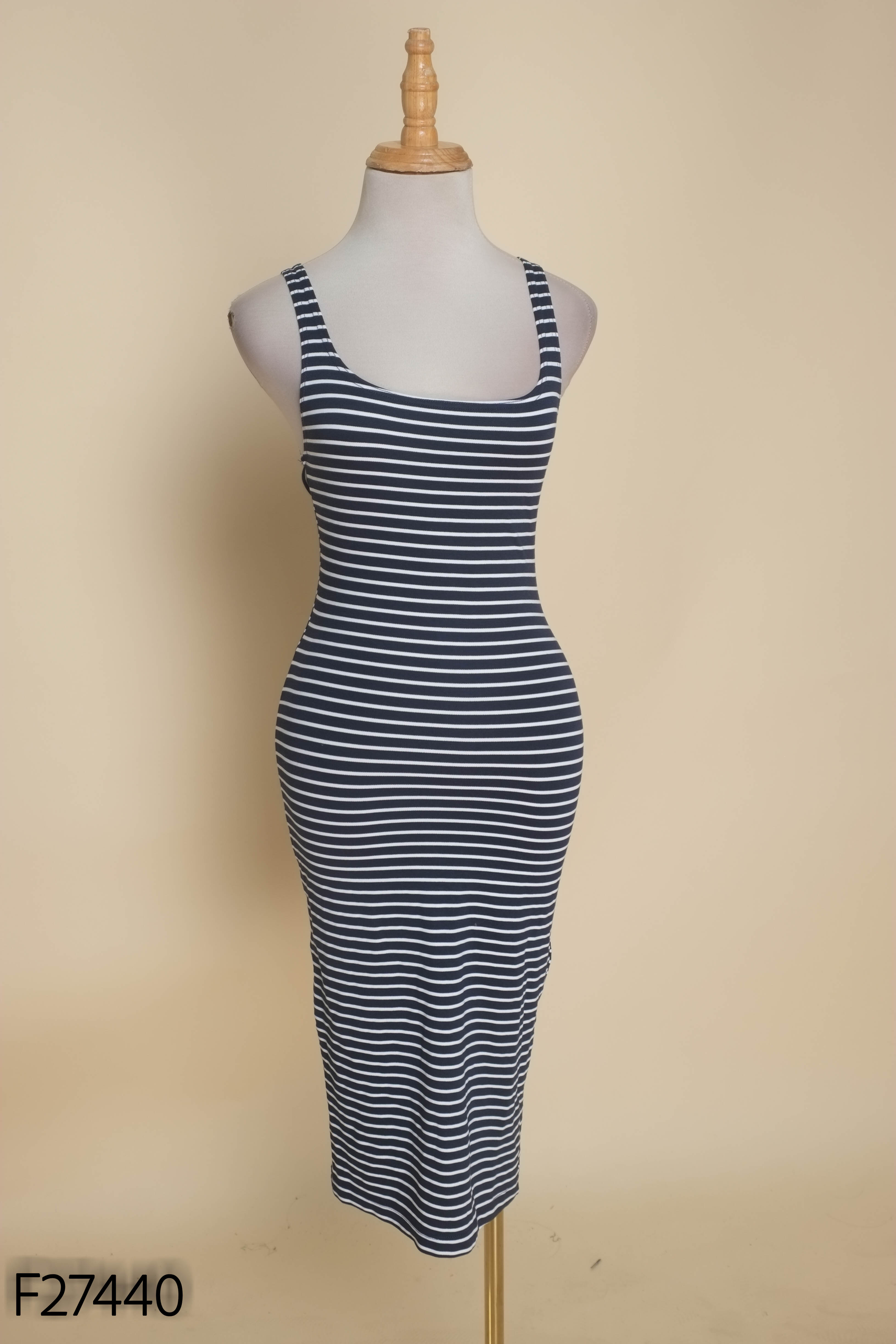 Váy xanh kẻ trắng ZARA 2 dây