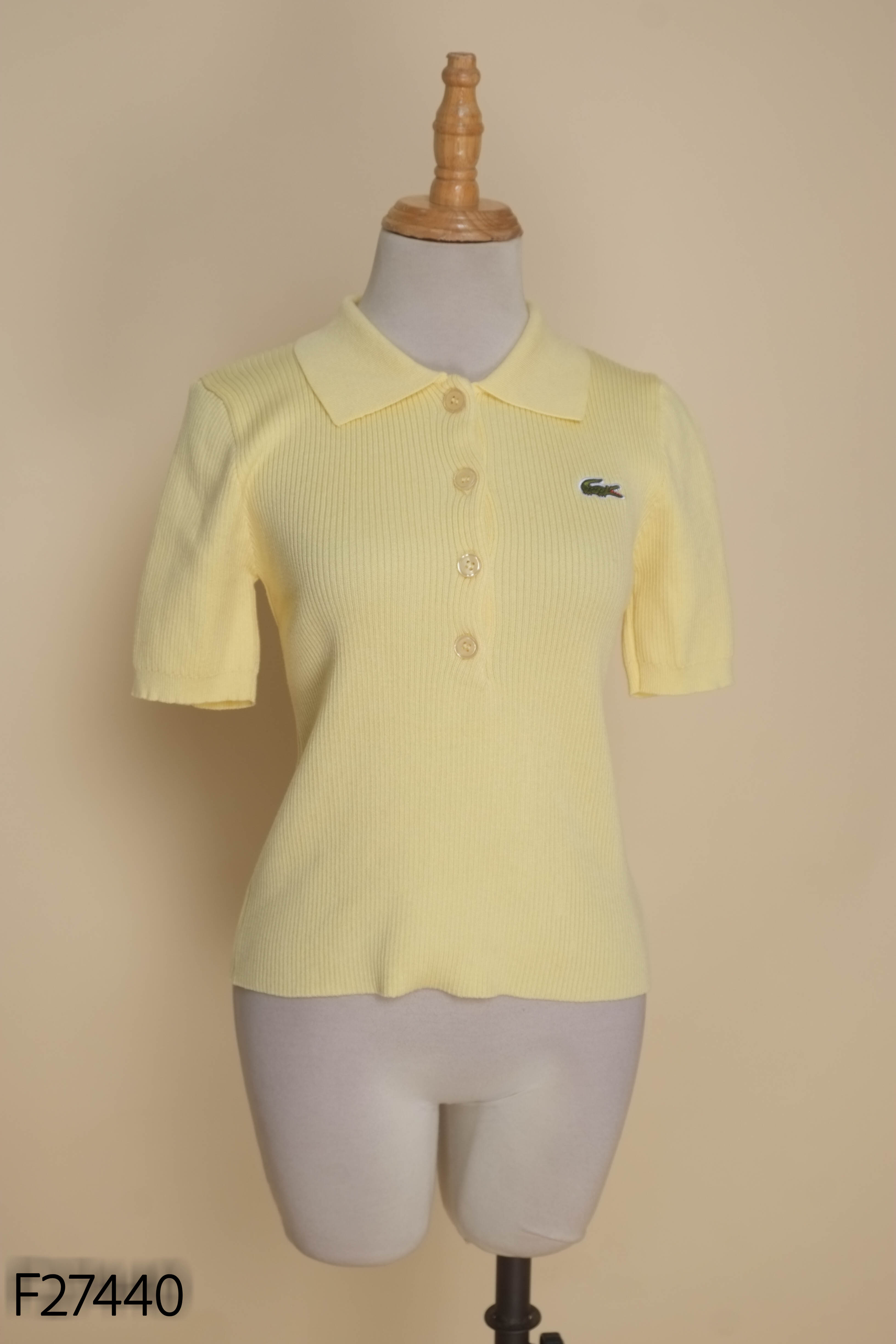 Áo len vàng LACOSTE cộc tay