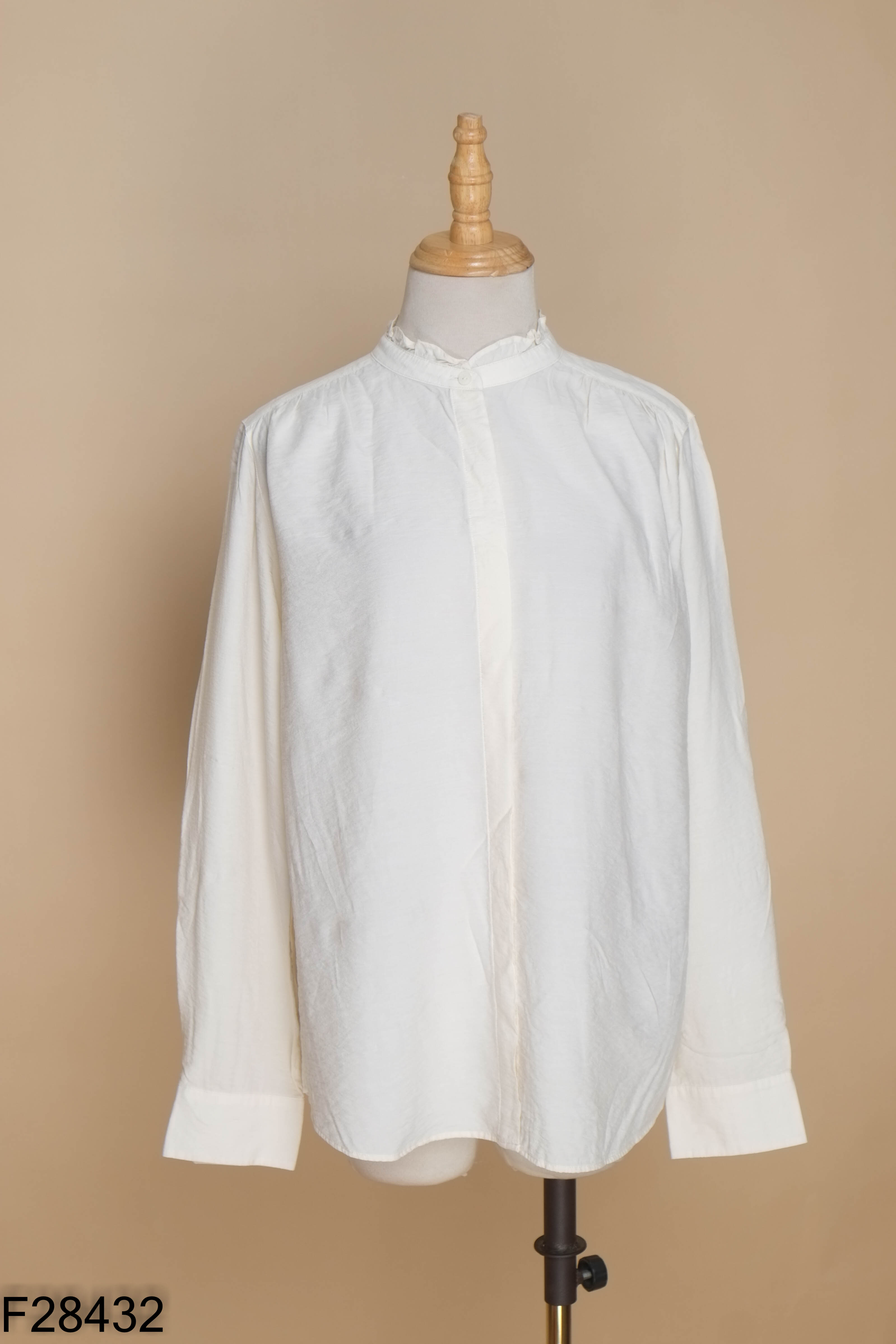 Áo sơ mi nữ be UNIQLO trơn