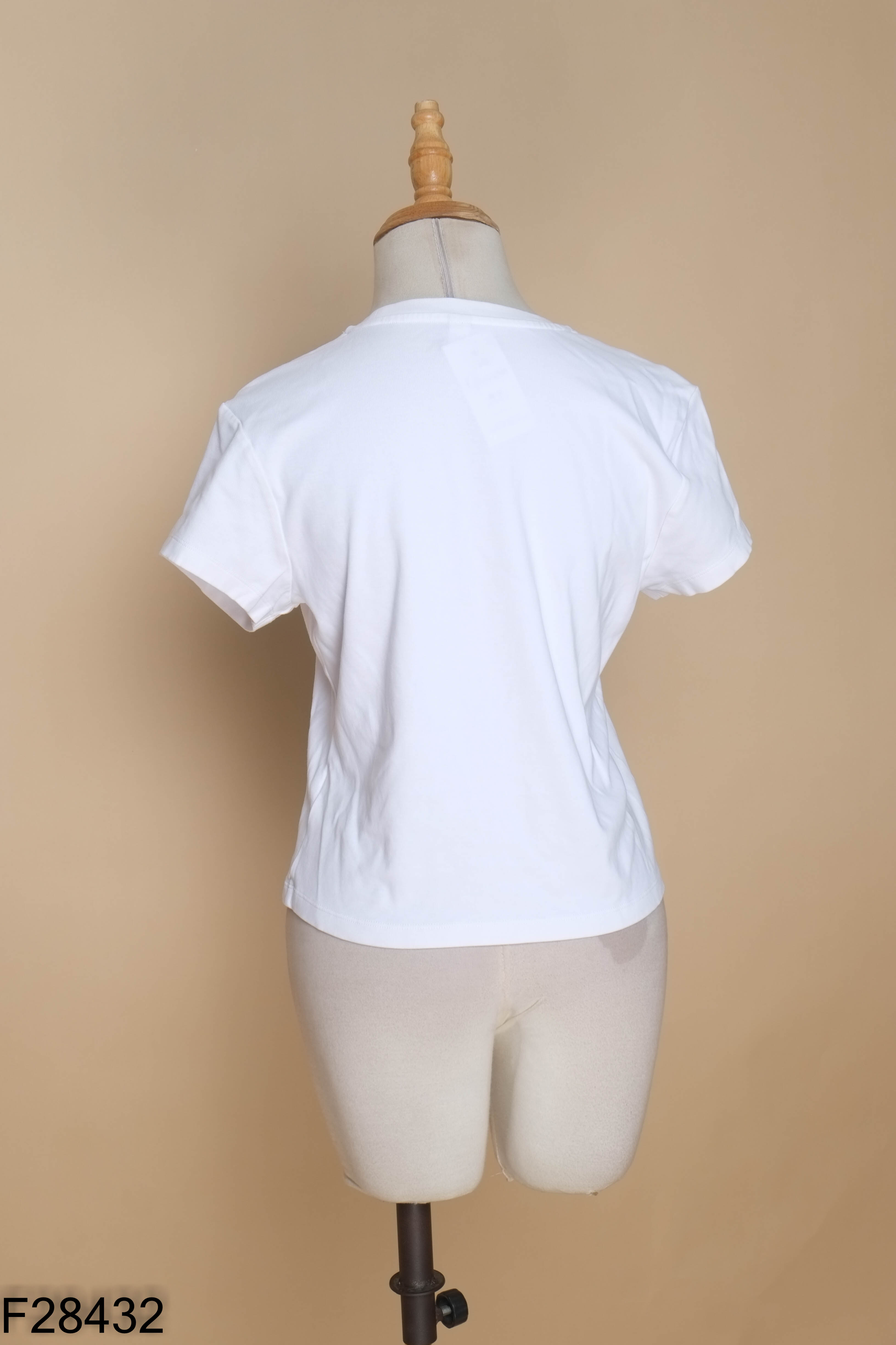 Áo thun trắng trơn UNIQLO