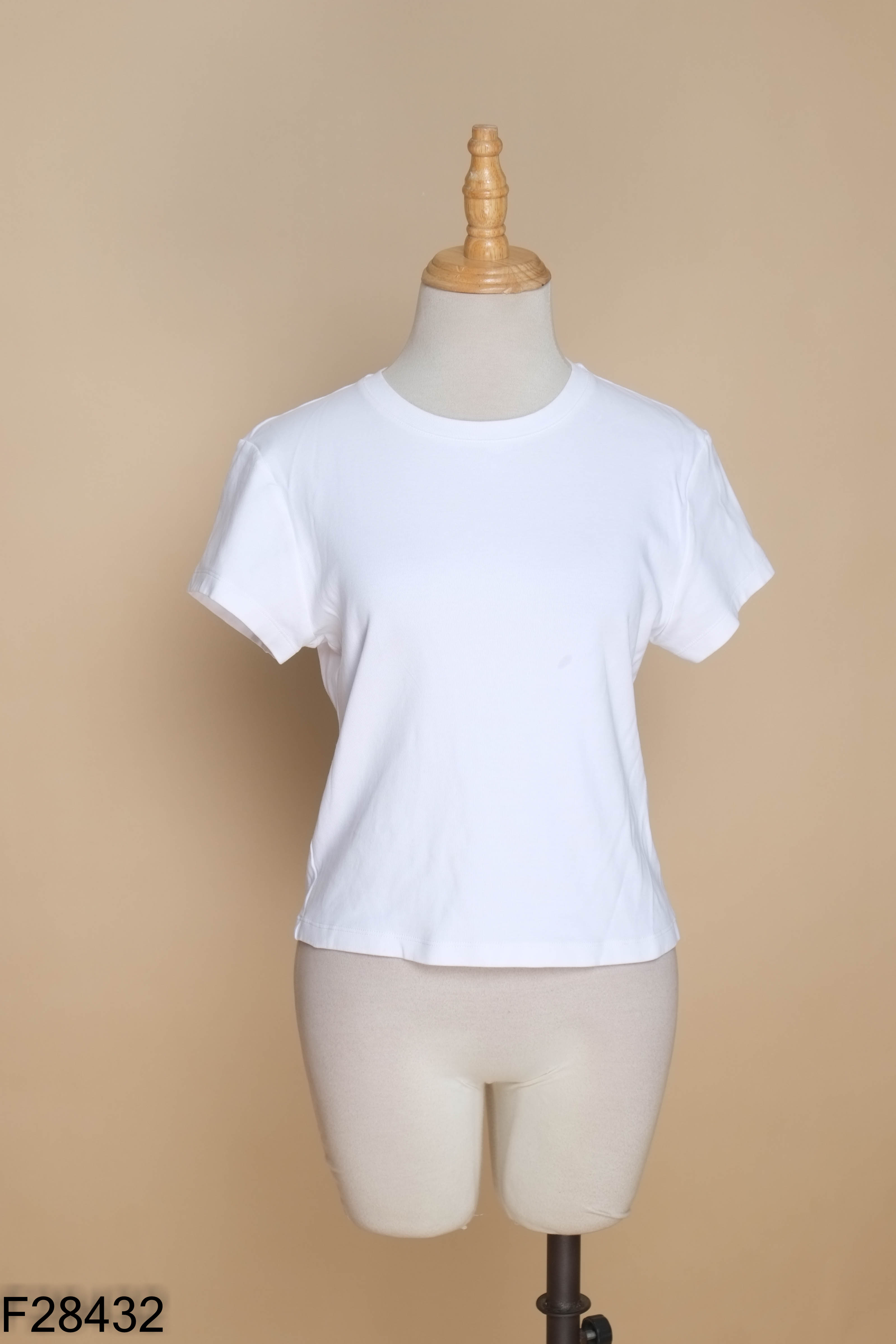 Áo thun trắng trơn UNIQLO