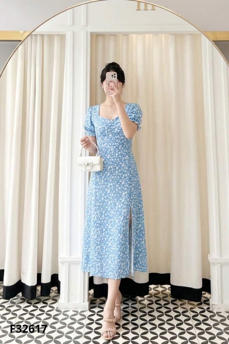 Váy xanh họa tiết hoa trắng xẻ