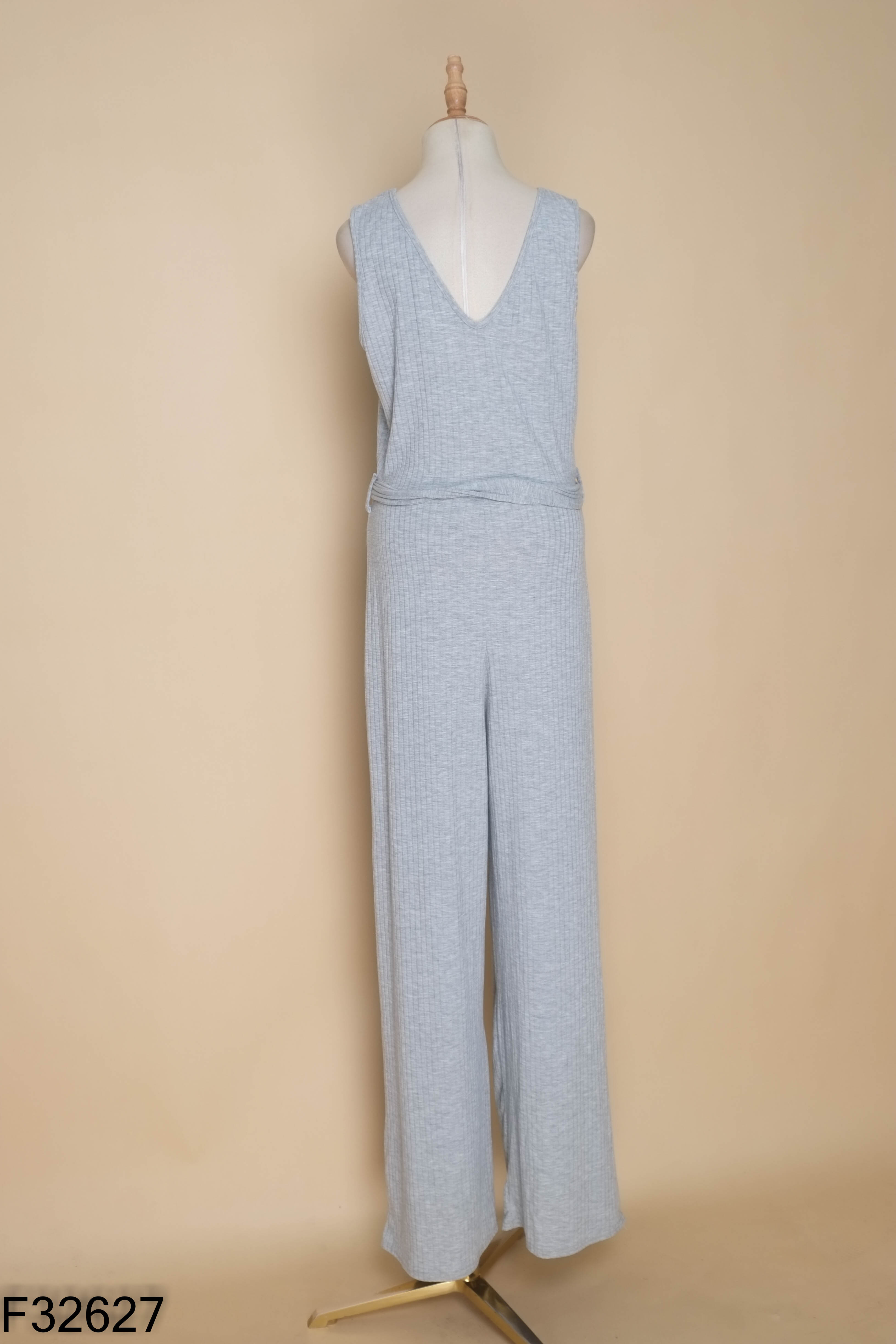 Jumpsuits MISSGUIDED xám phối cúc