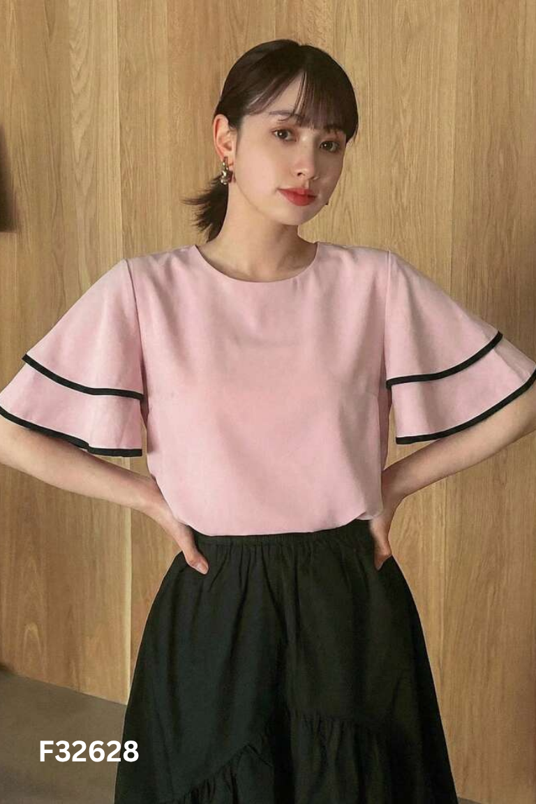 Áo lụa hồng viền đen