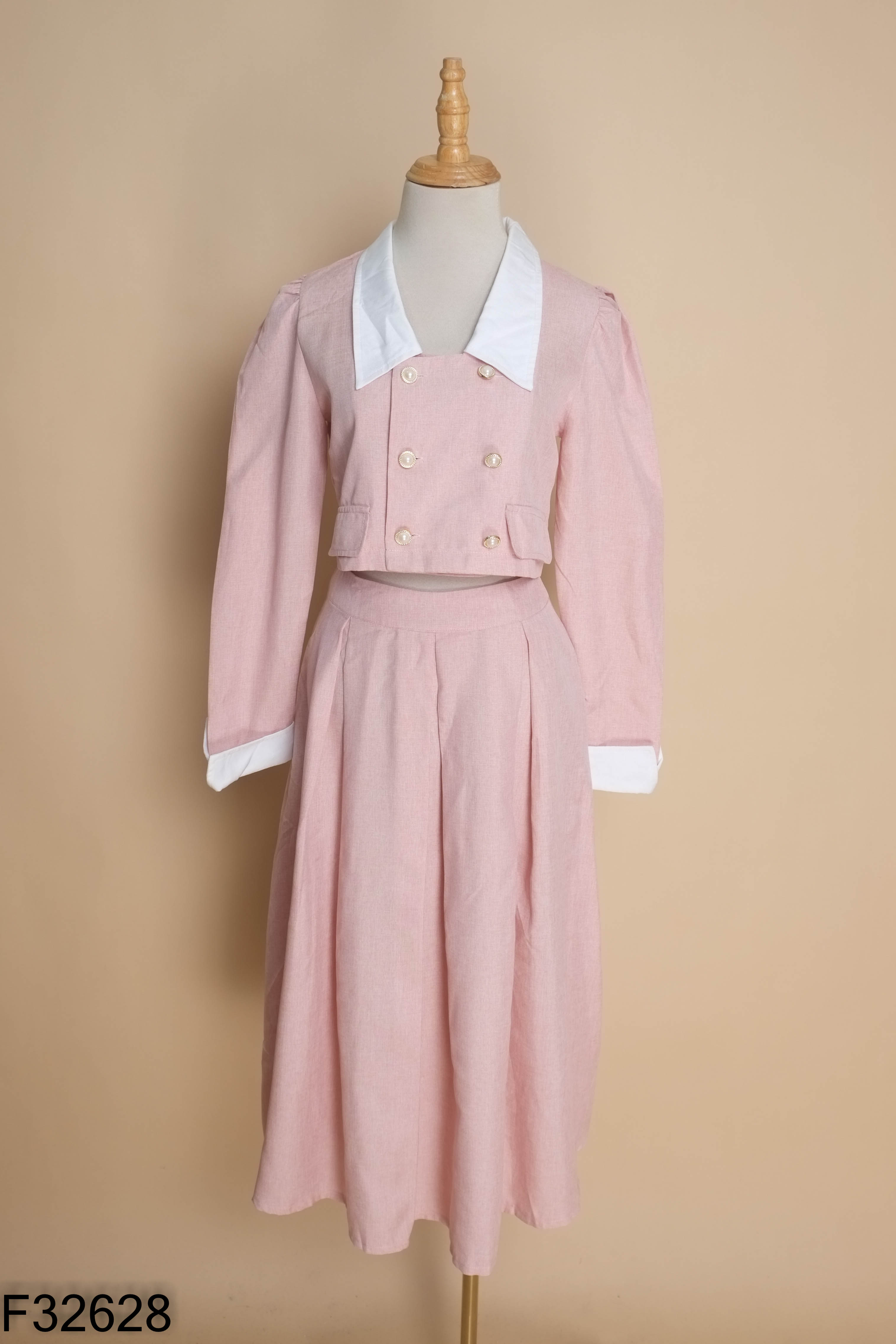 Set Áo hồng LEO'S WEARING cổ trắng cúc ngọc + chân váy
