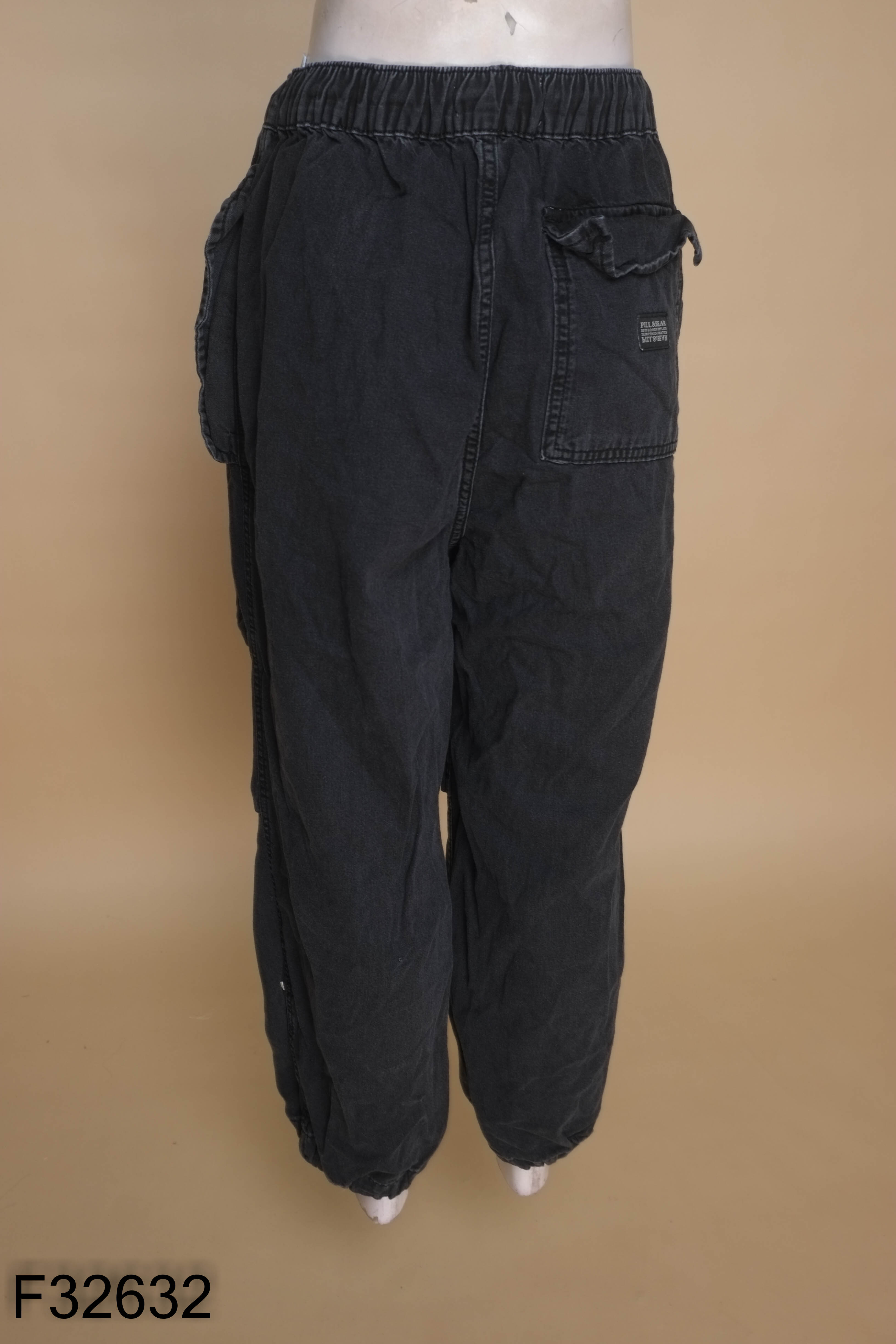 Quần jeans đen PULL&BEAR hiphop