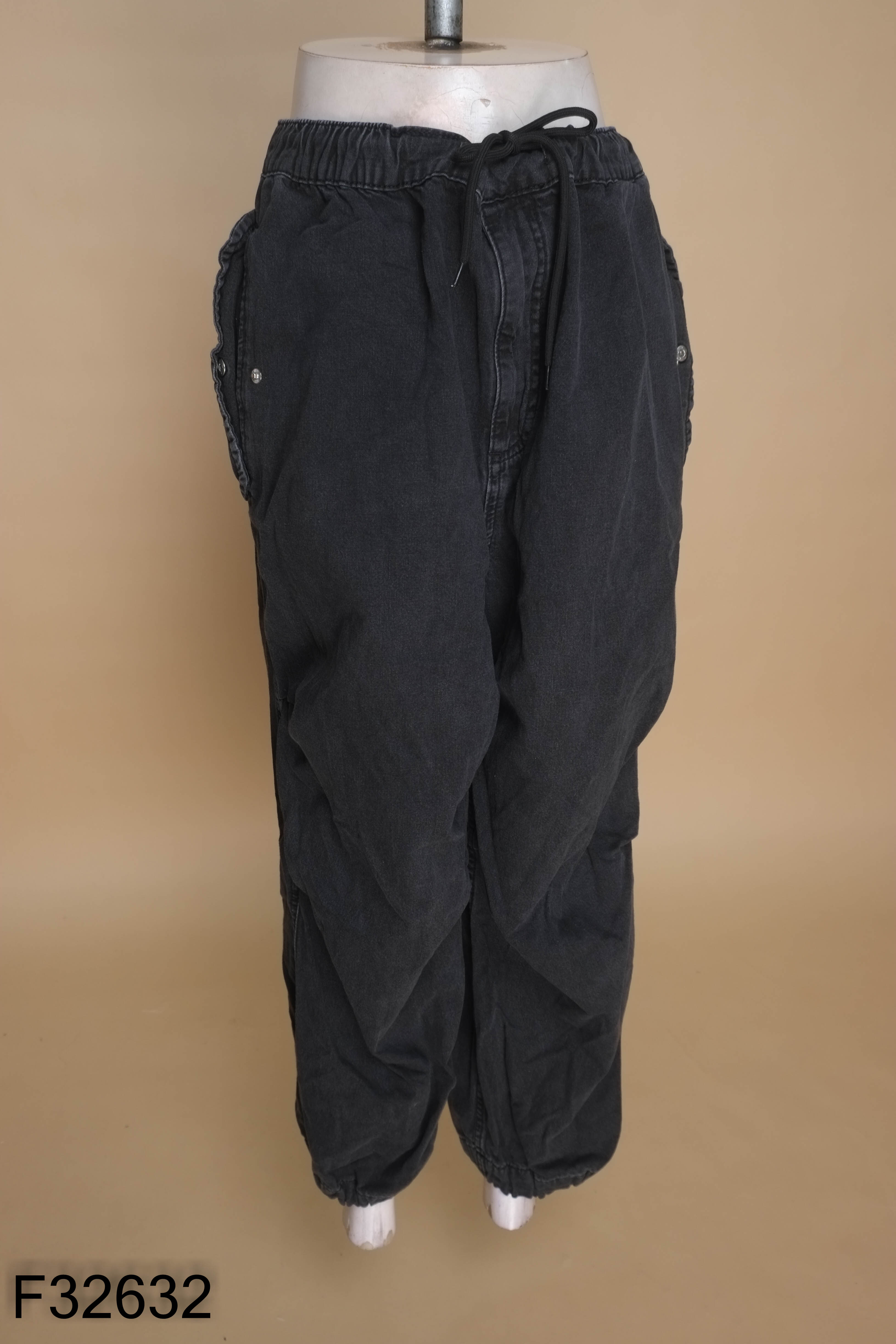 Quần jeans đen PULL&BEAR hiphop