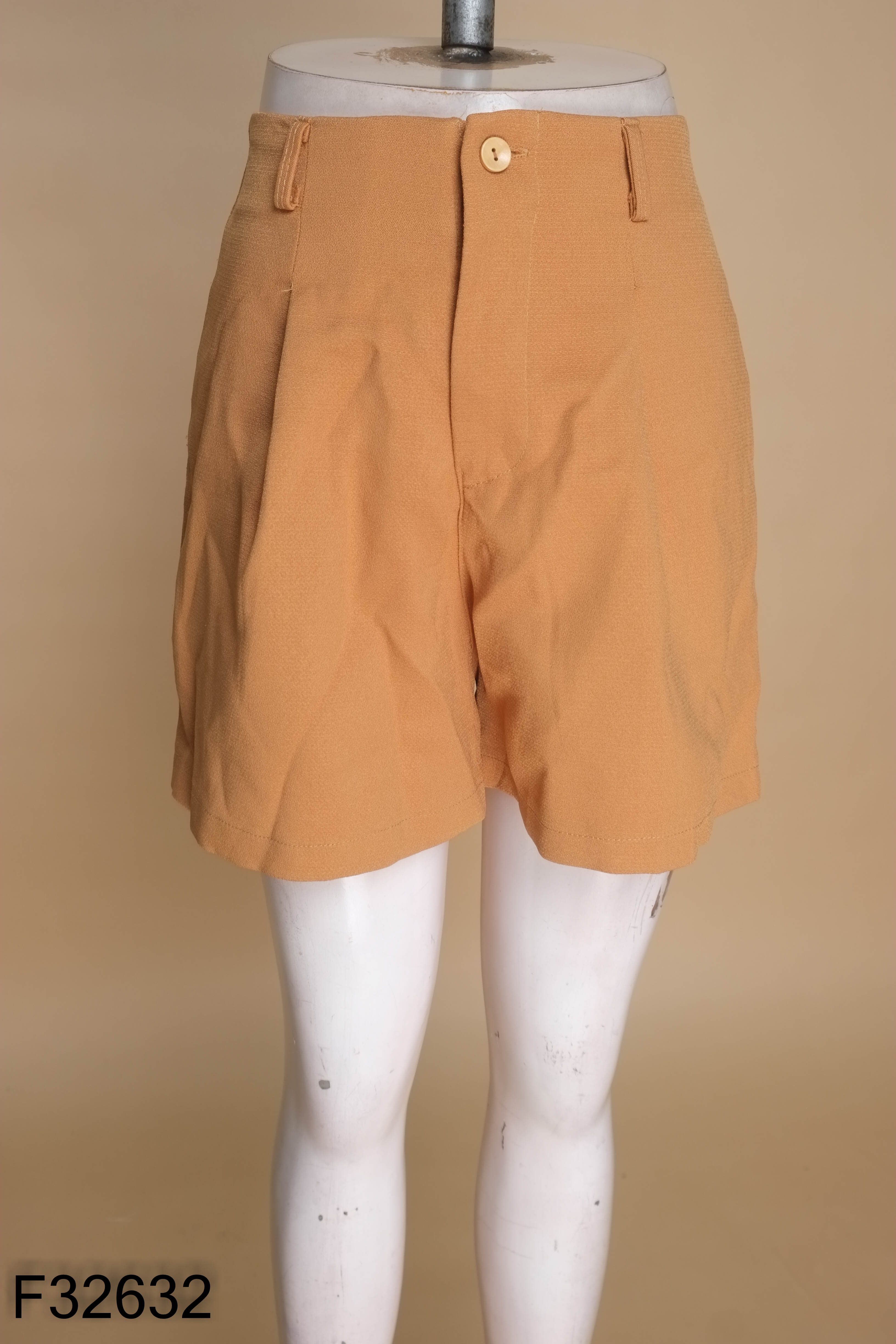 Quần shorts nâu trơn cạp cao