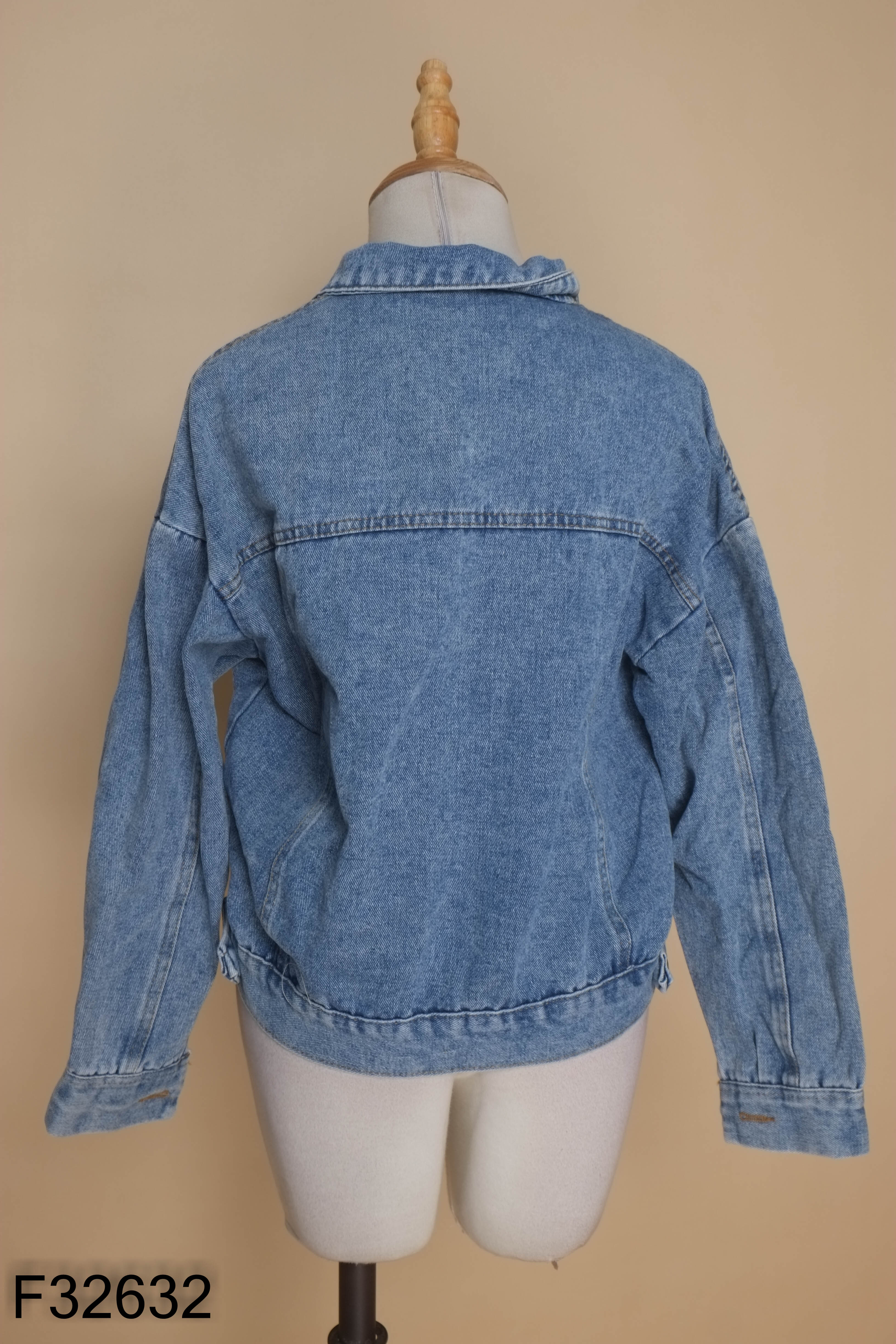 Áo khoác jeans xanh lửng phối túi