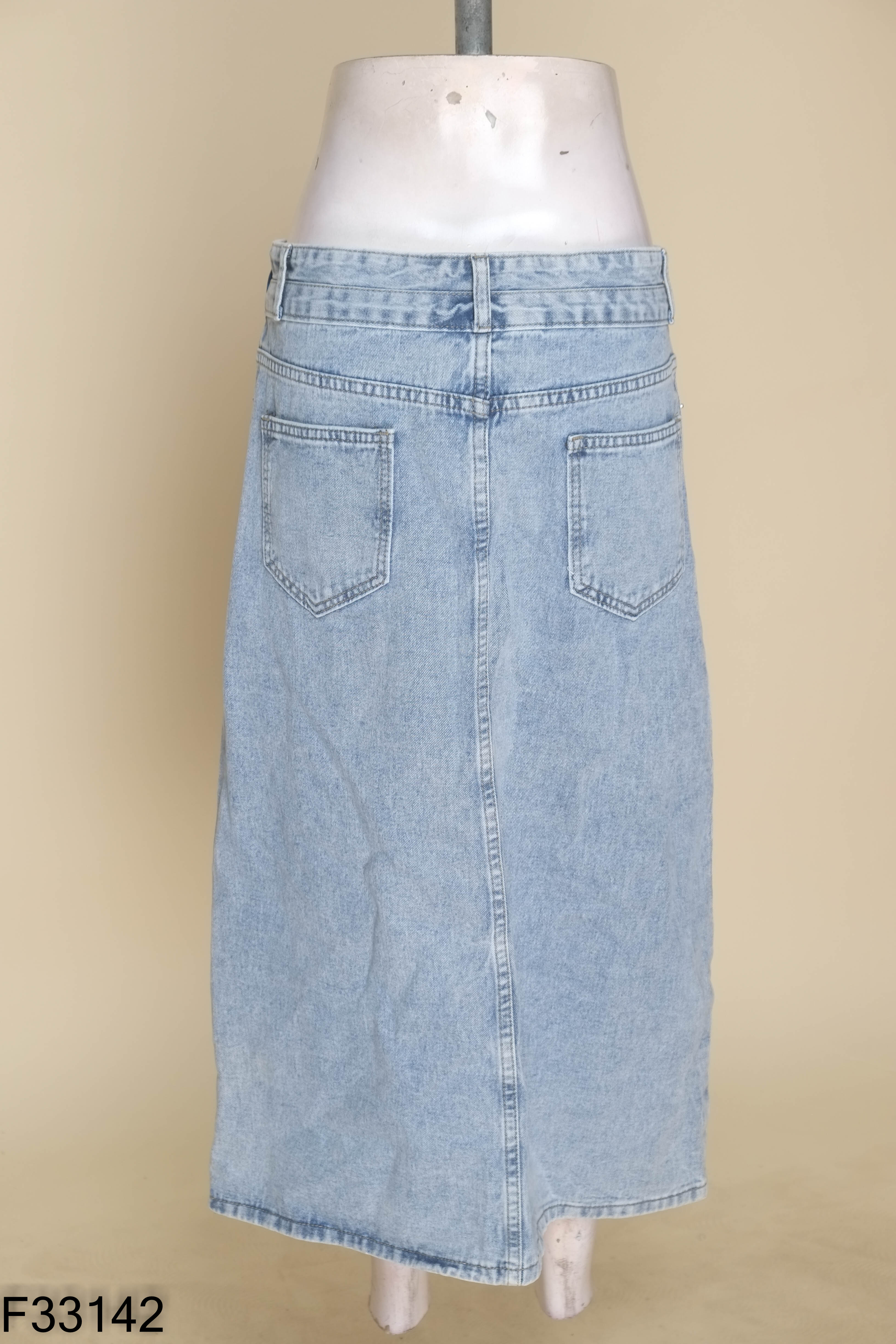 Chân váy jeans xanh xẻ tà
