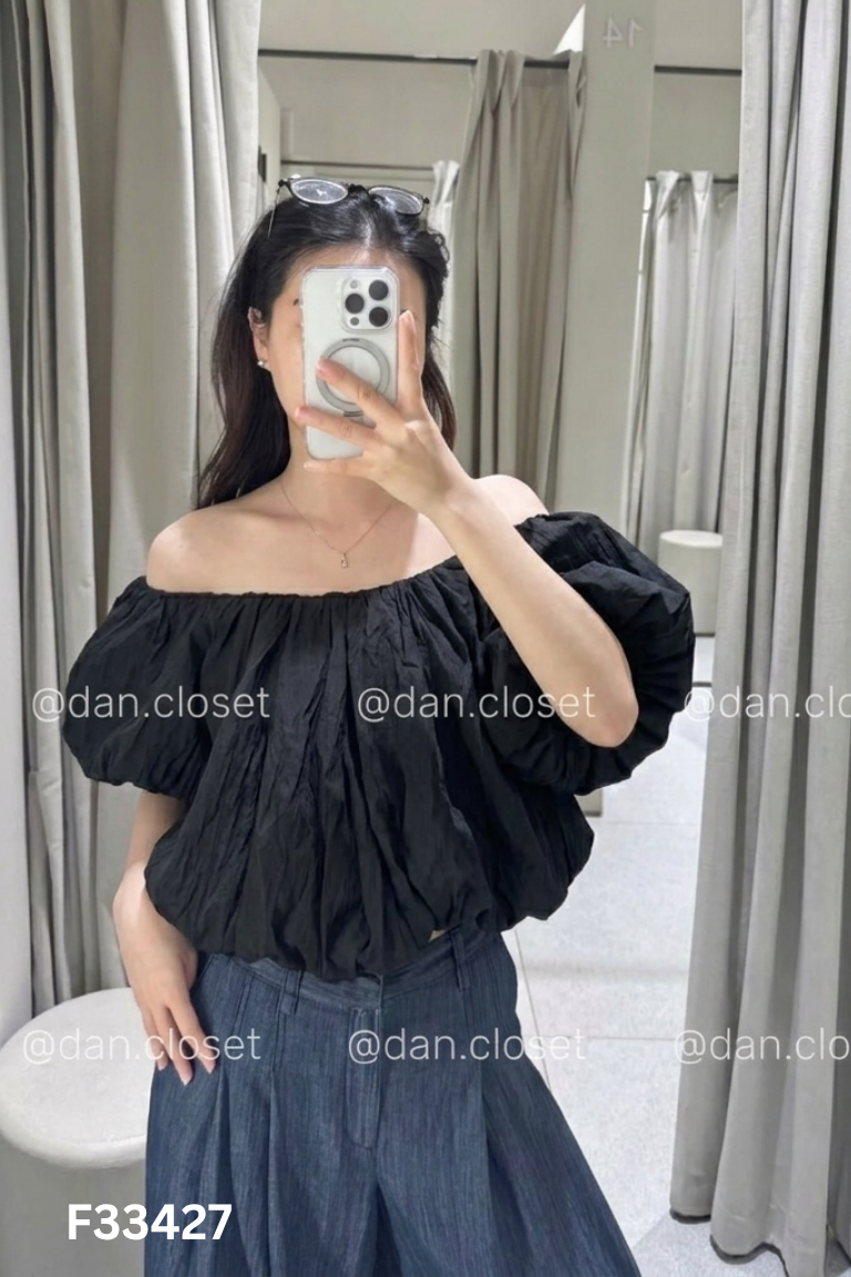 Áo GAVA cổ vuông đen