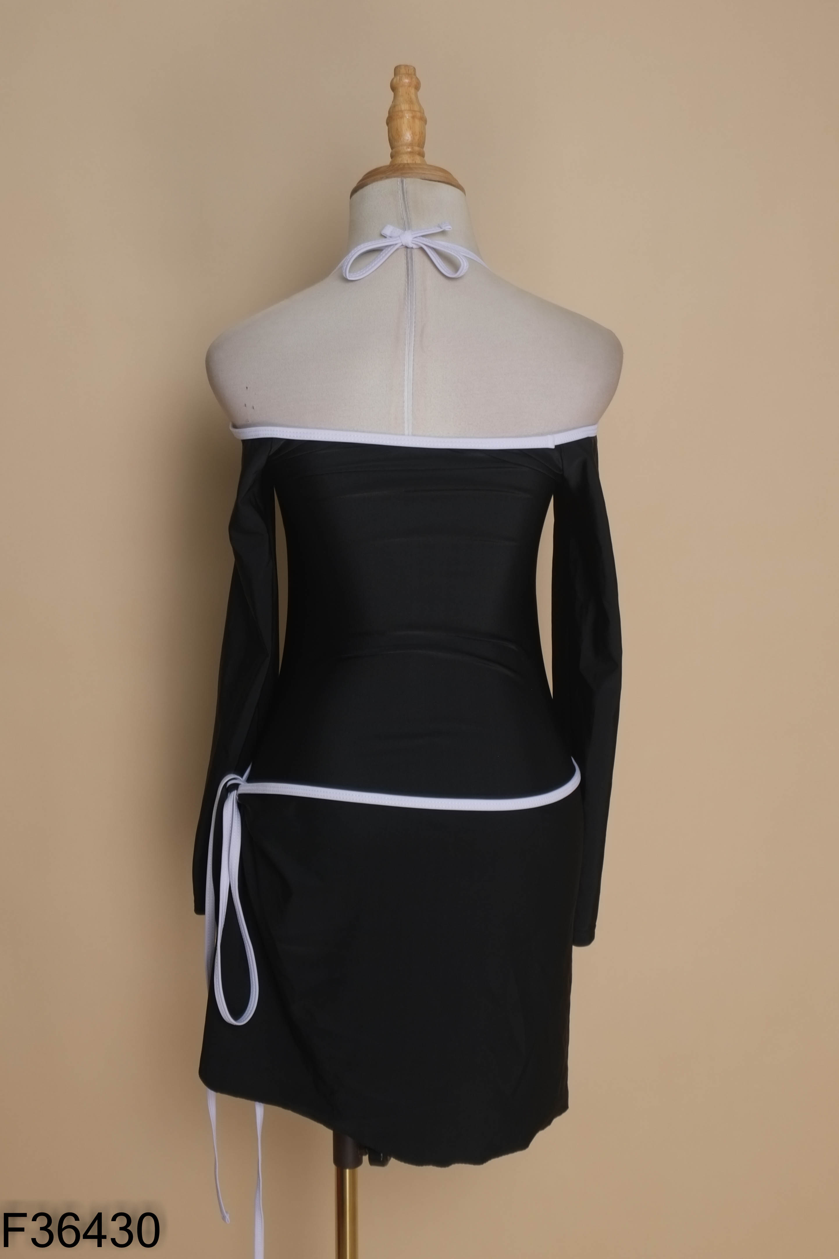 SET suits đen trễ vai tay dài+ choàng