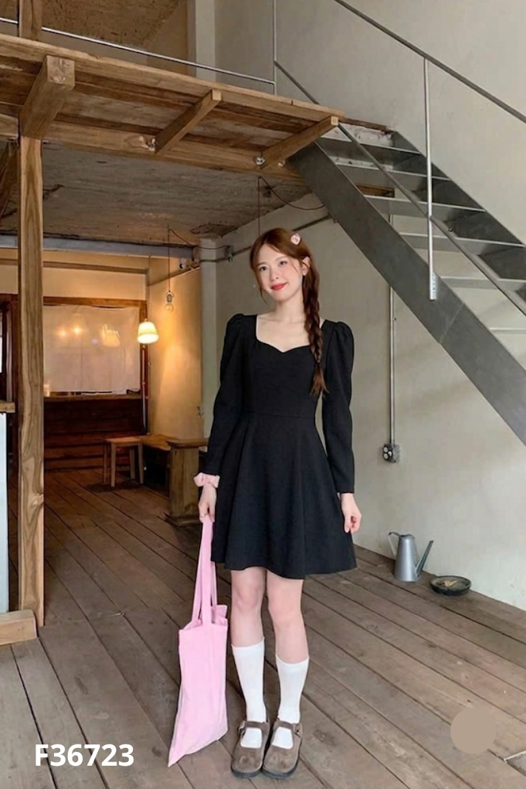 Váy đen 20AGAIN cổ vuông