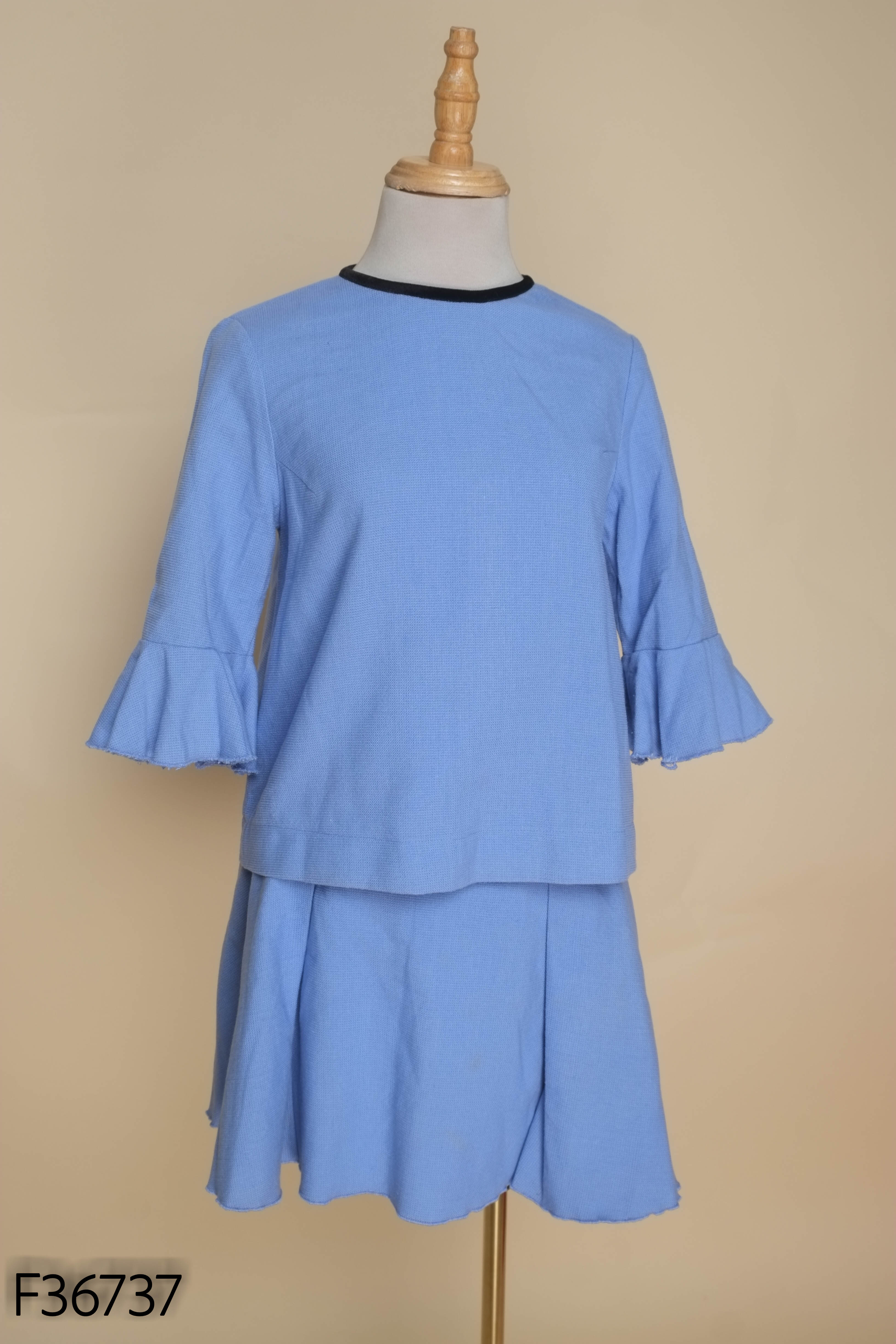 Set CASUAL áo + chân váy xanh viền đen
