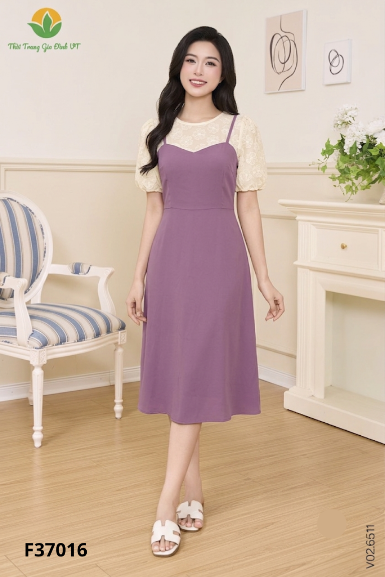 Váy tím phối be tay phồng