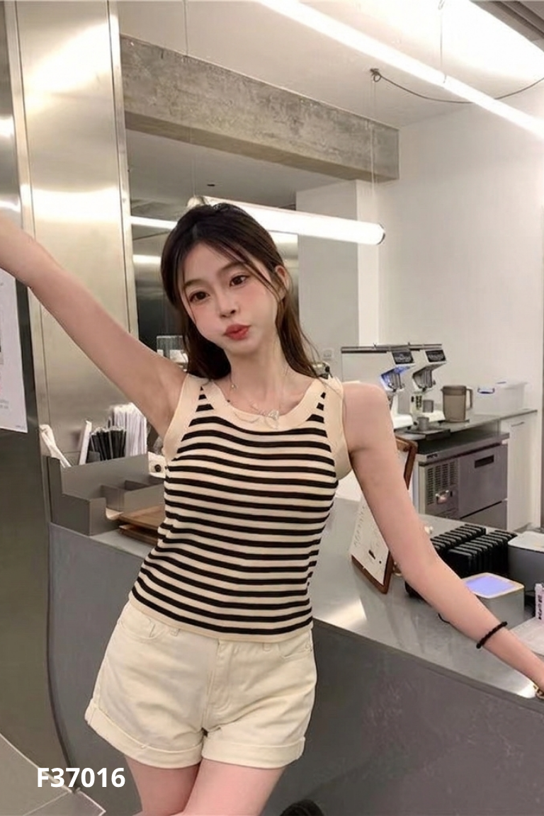 Set Áo be kẻ đen + quần shorts