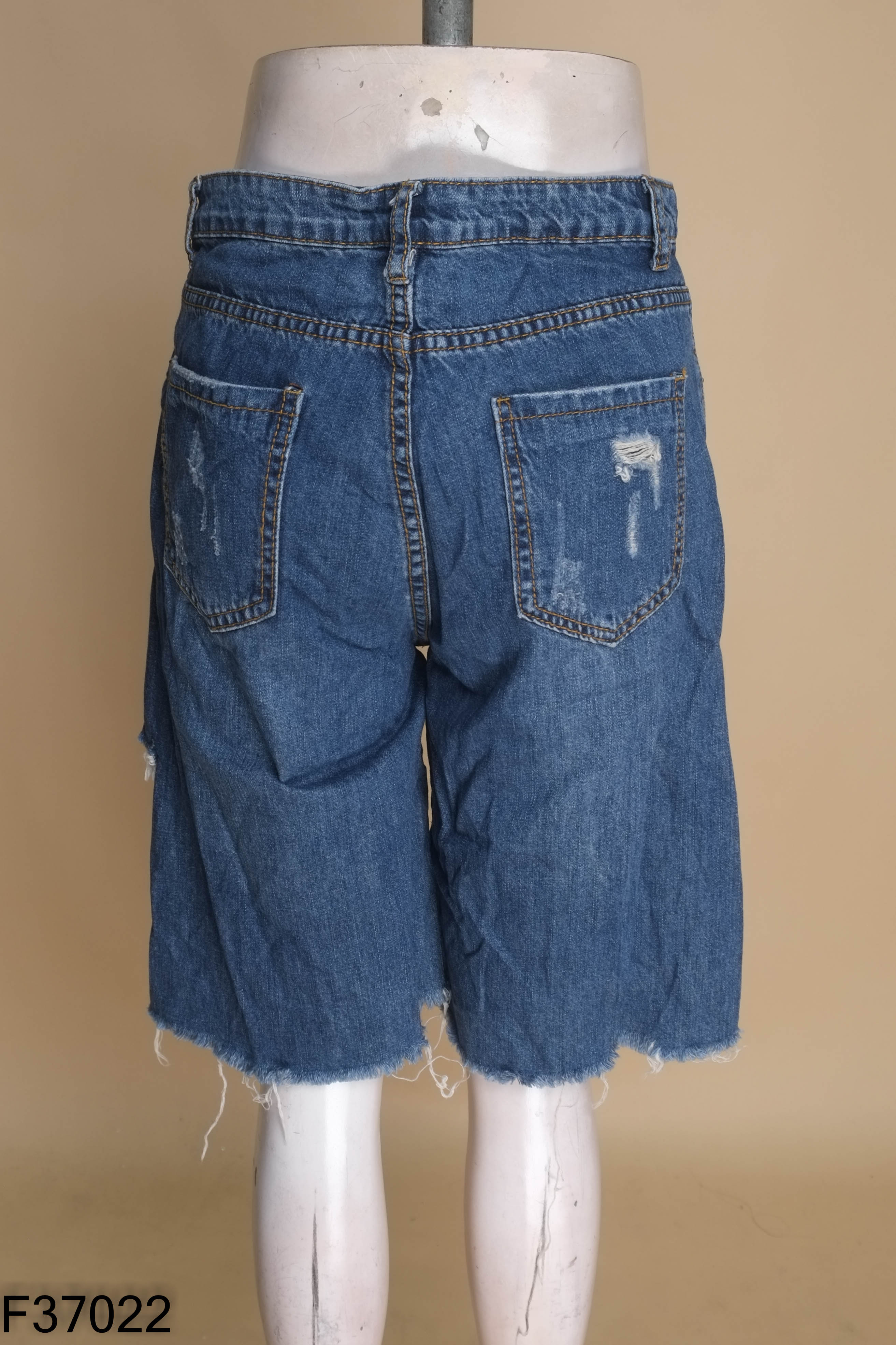 Quần shorts jeans xanh CHD