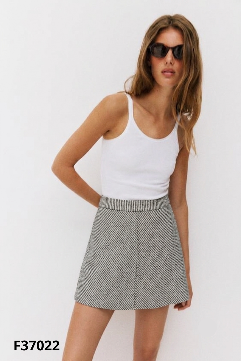 Chân váy dạ trắng họa tiết ZARA