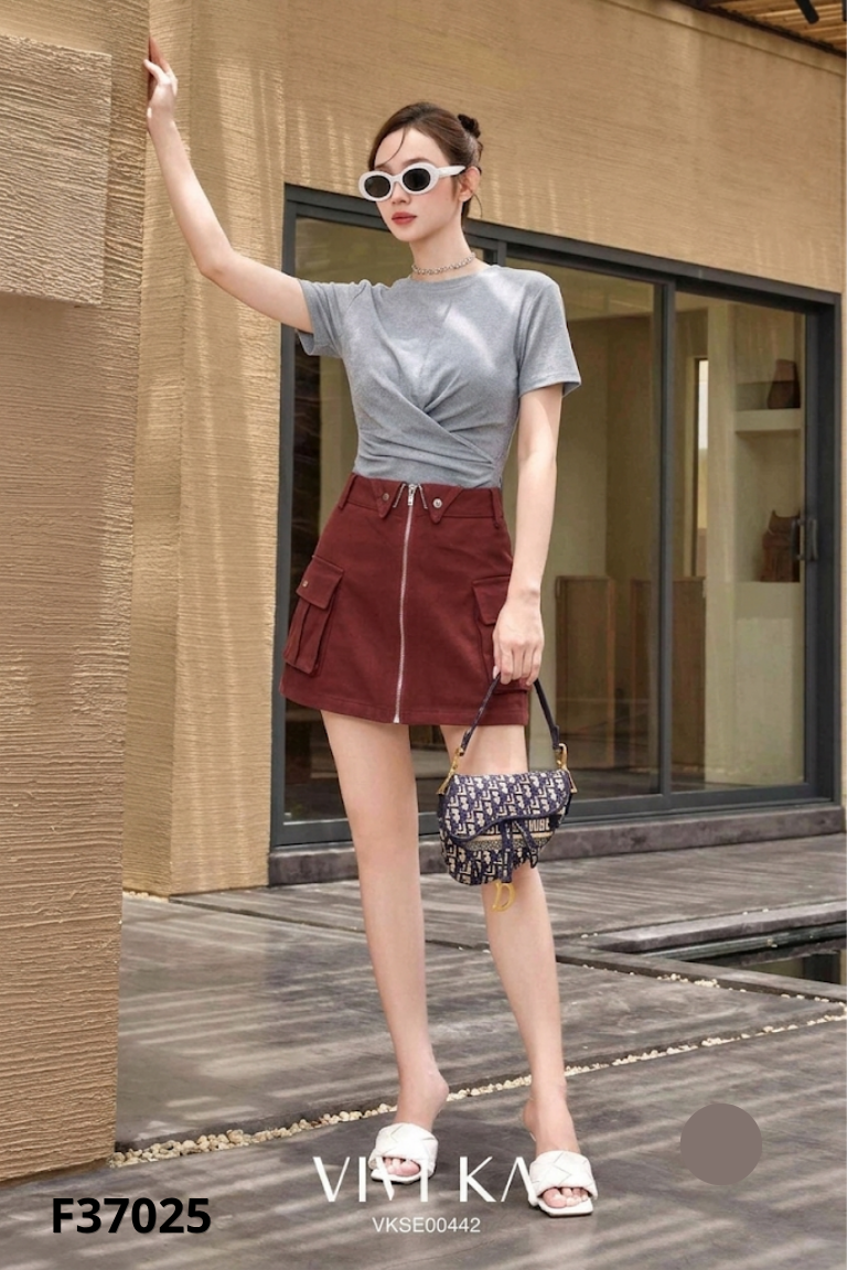 Set áo ghi+váy đỏ