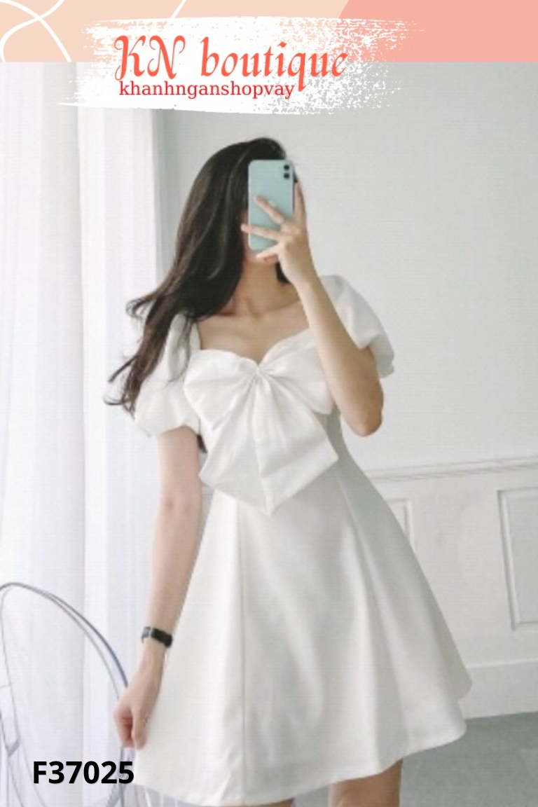 Váy trắng cổ nơ tay bồng
