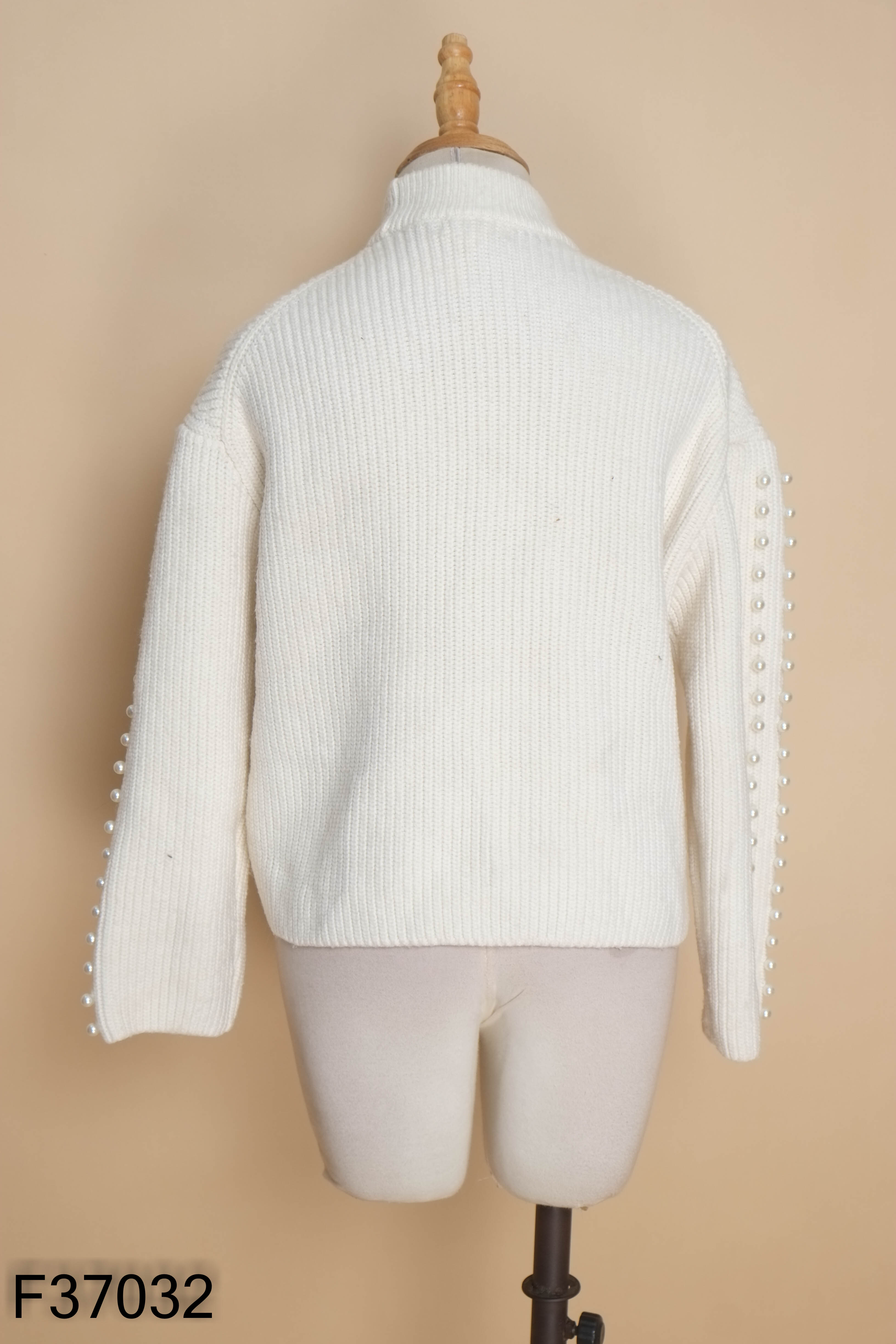 Áo len kem đính ngọc tay H&M