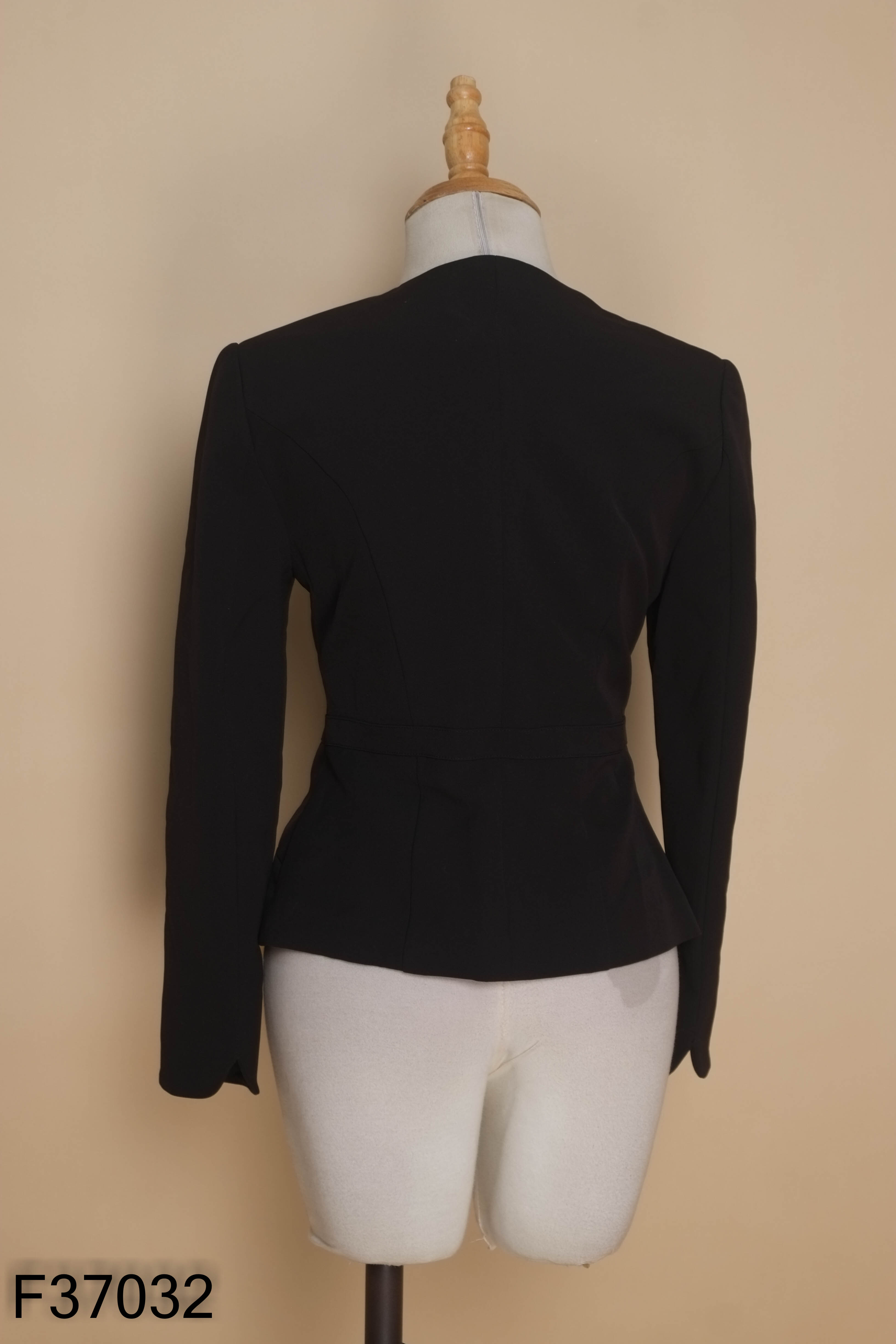Áo vest nữ đen FIONA họa tiết