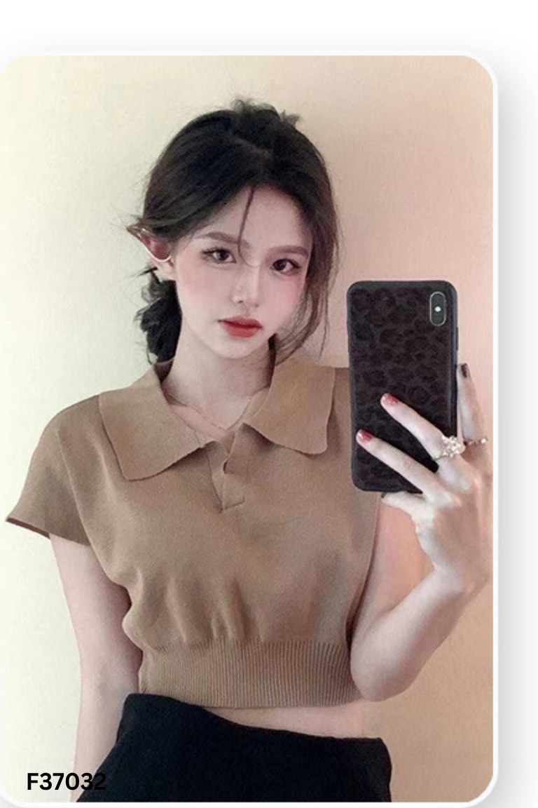 Áo len croptop nâu trợn