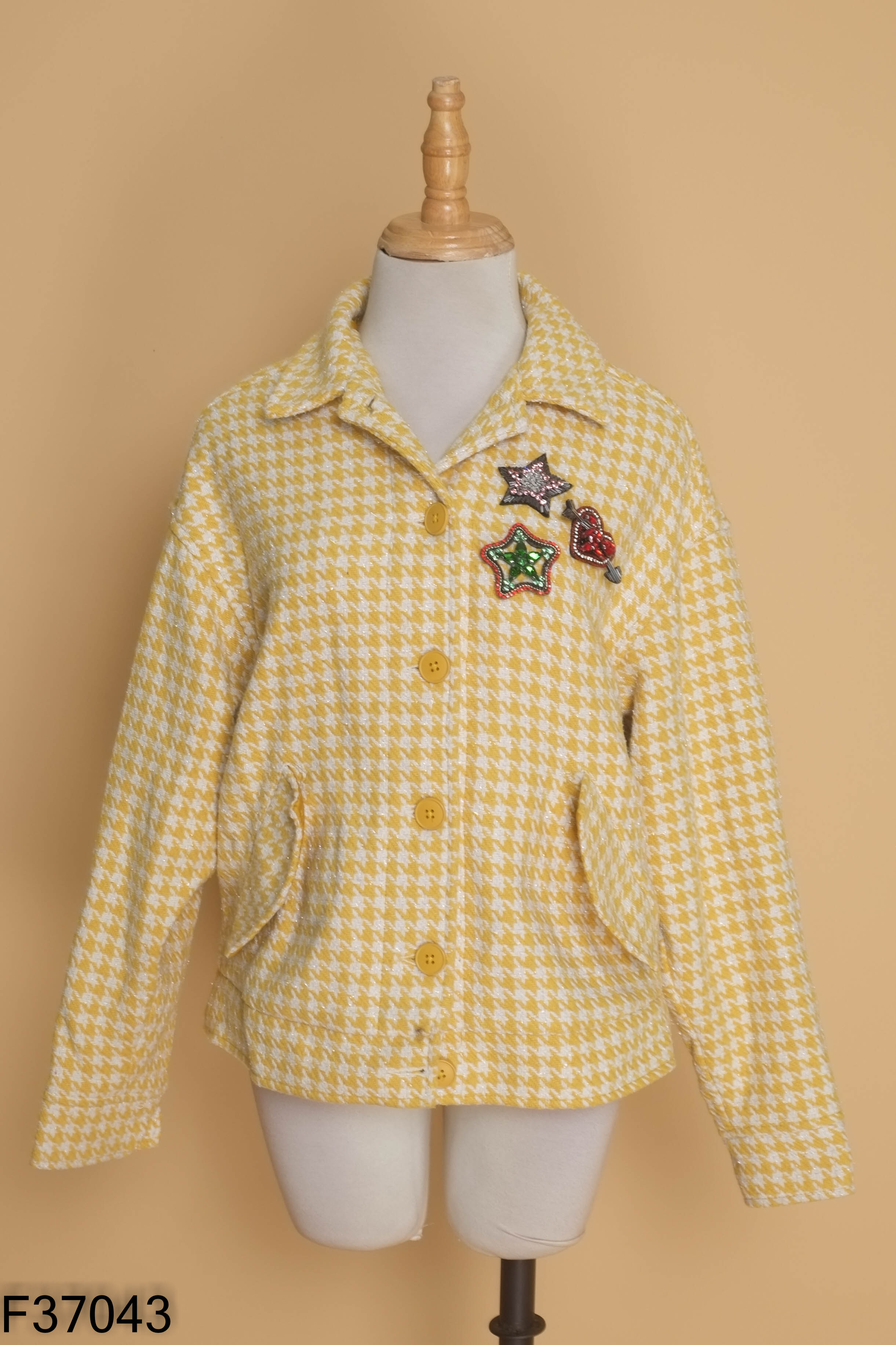Áo khoác vest vàng họa tiết