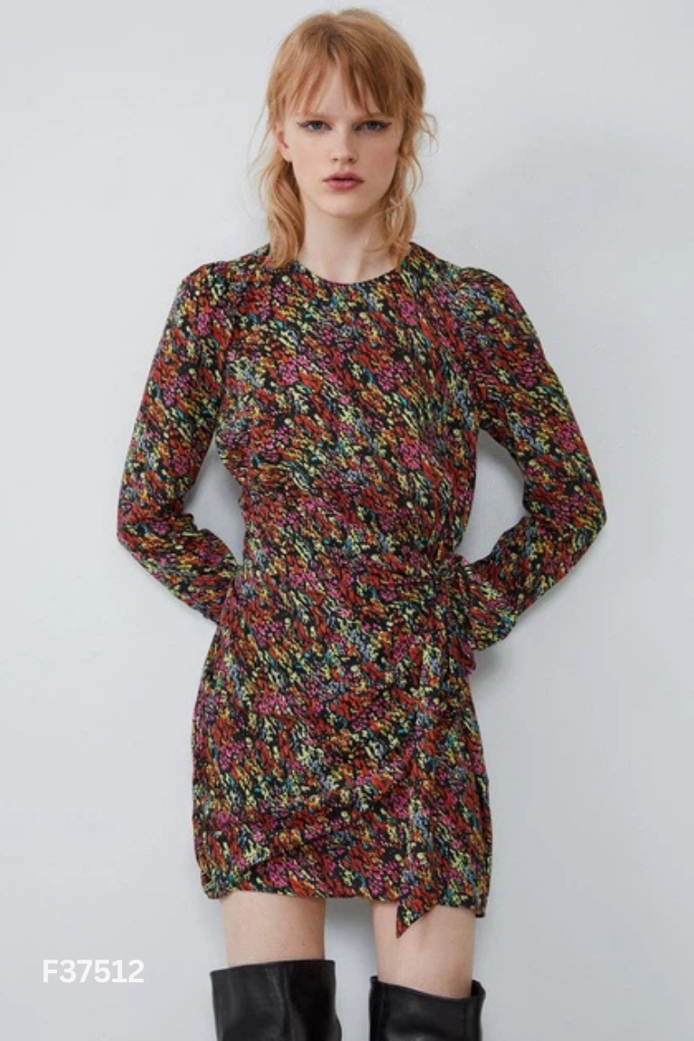 Váy ZARA đen họa tiết