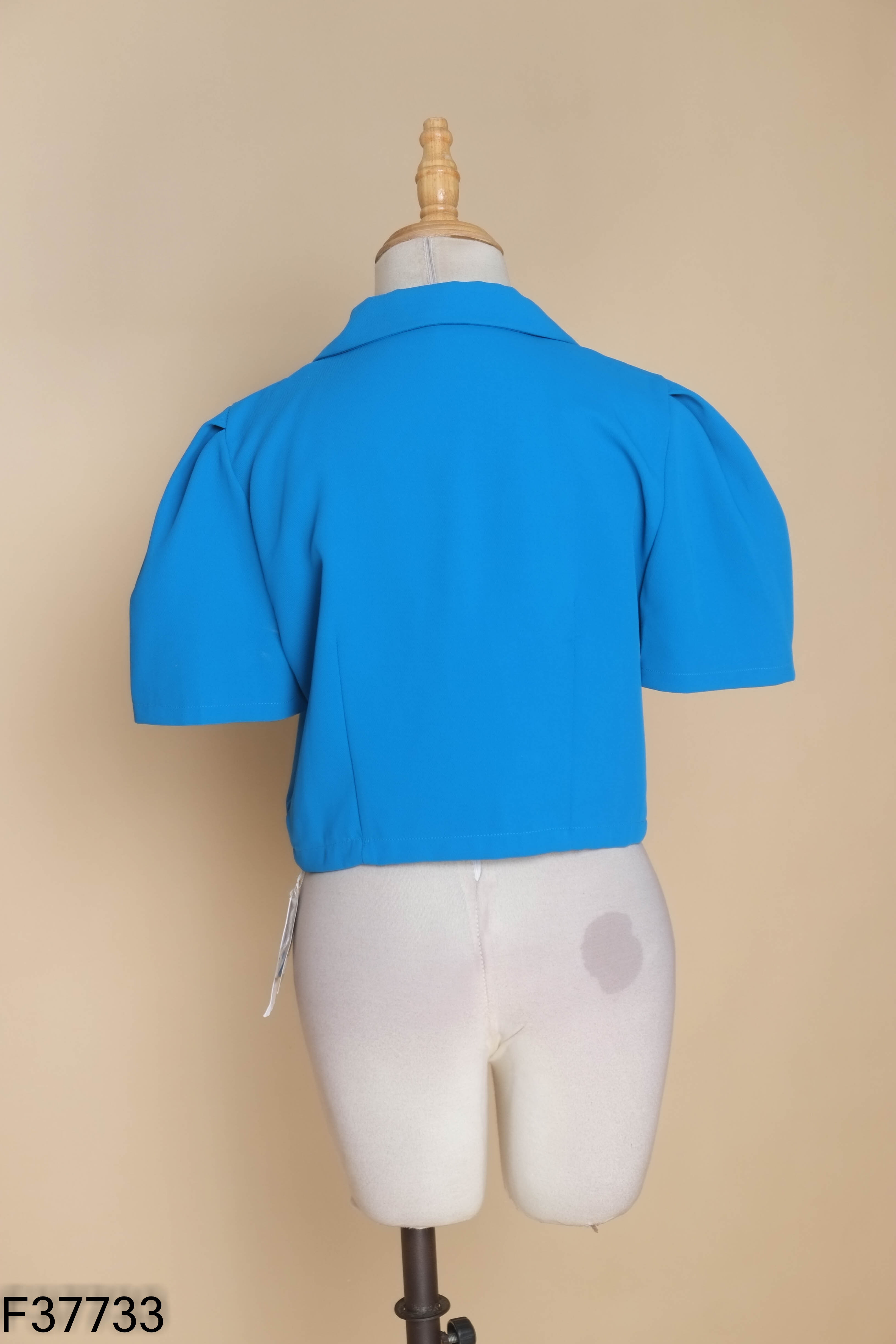 Áo khoác vest I&K xanh dáng ngắn