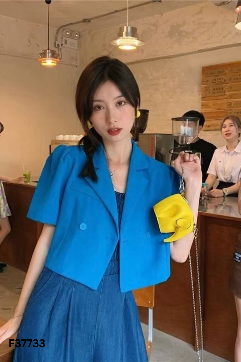 Áo khoác vest I&K xanh dáng ngắn